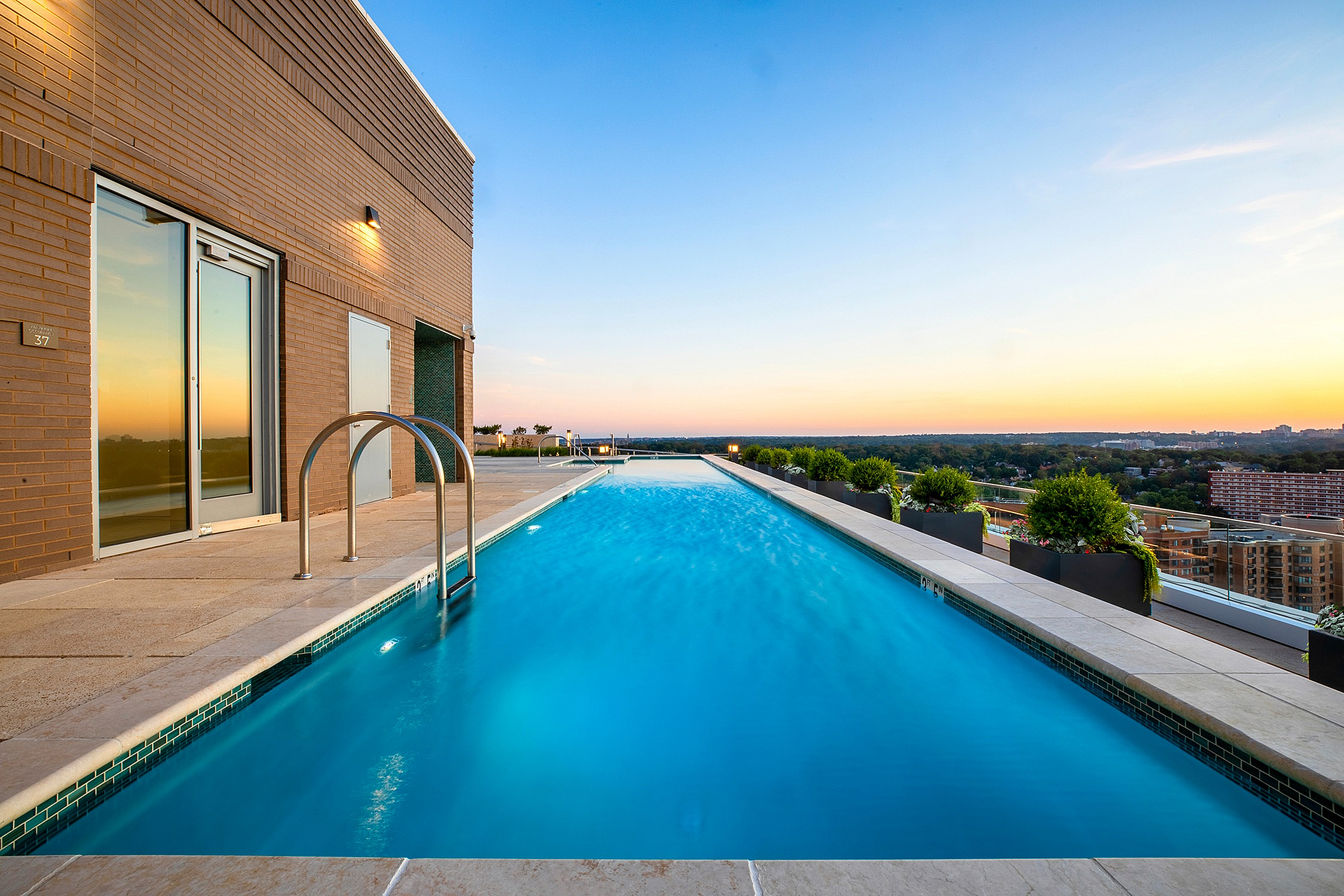 Pool area on roof