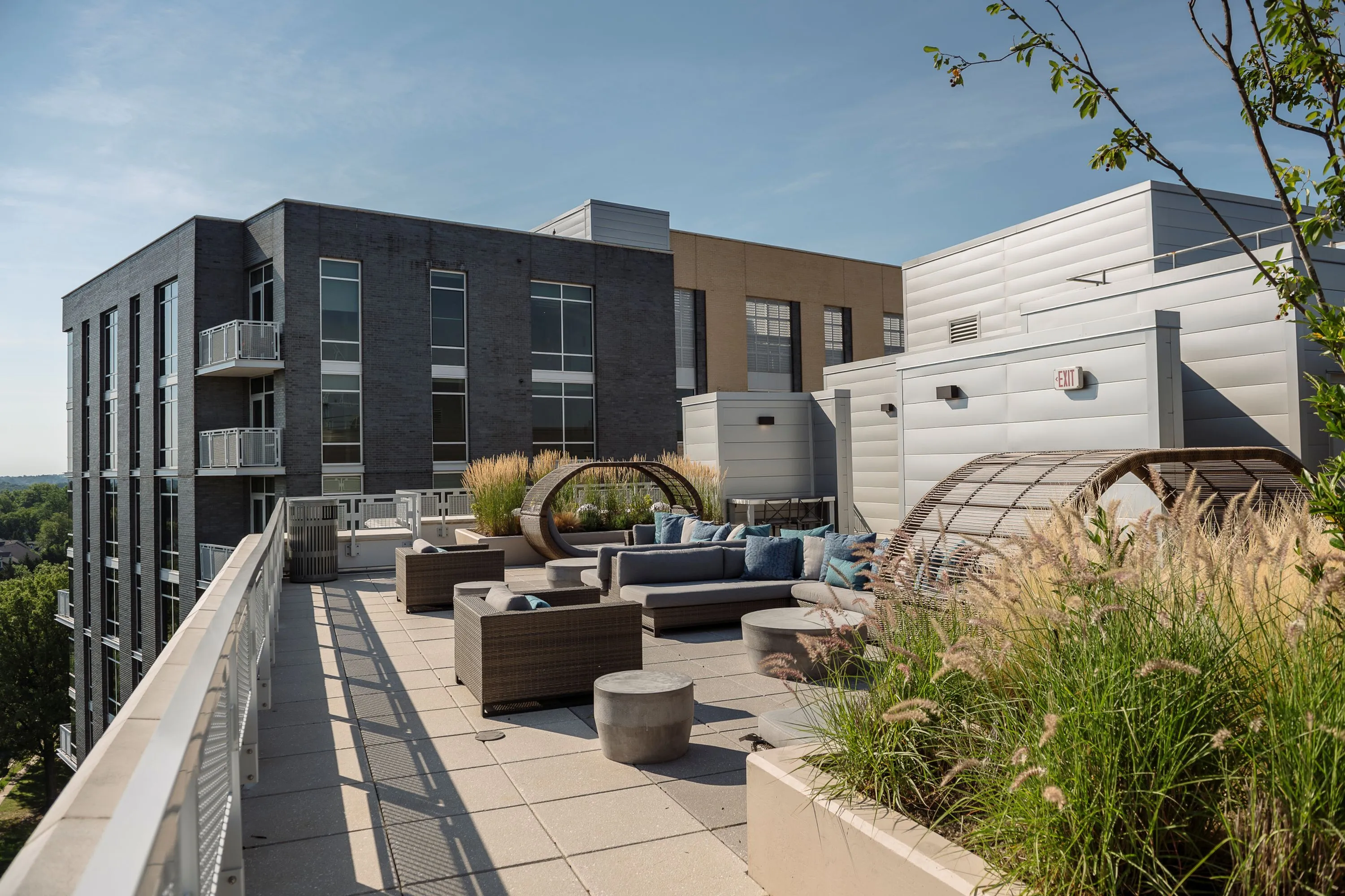 Image of Rooftop Grilling and Dining Areas for The Point at McLean