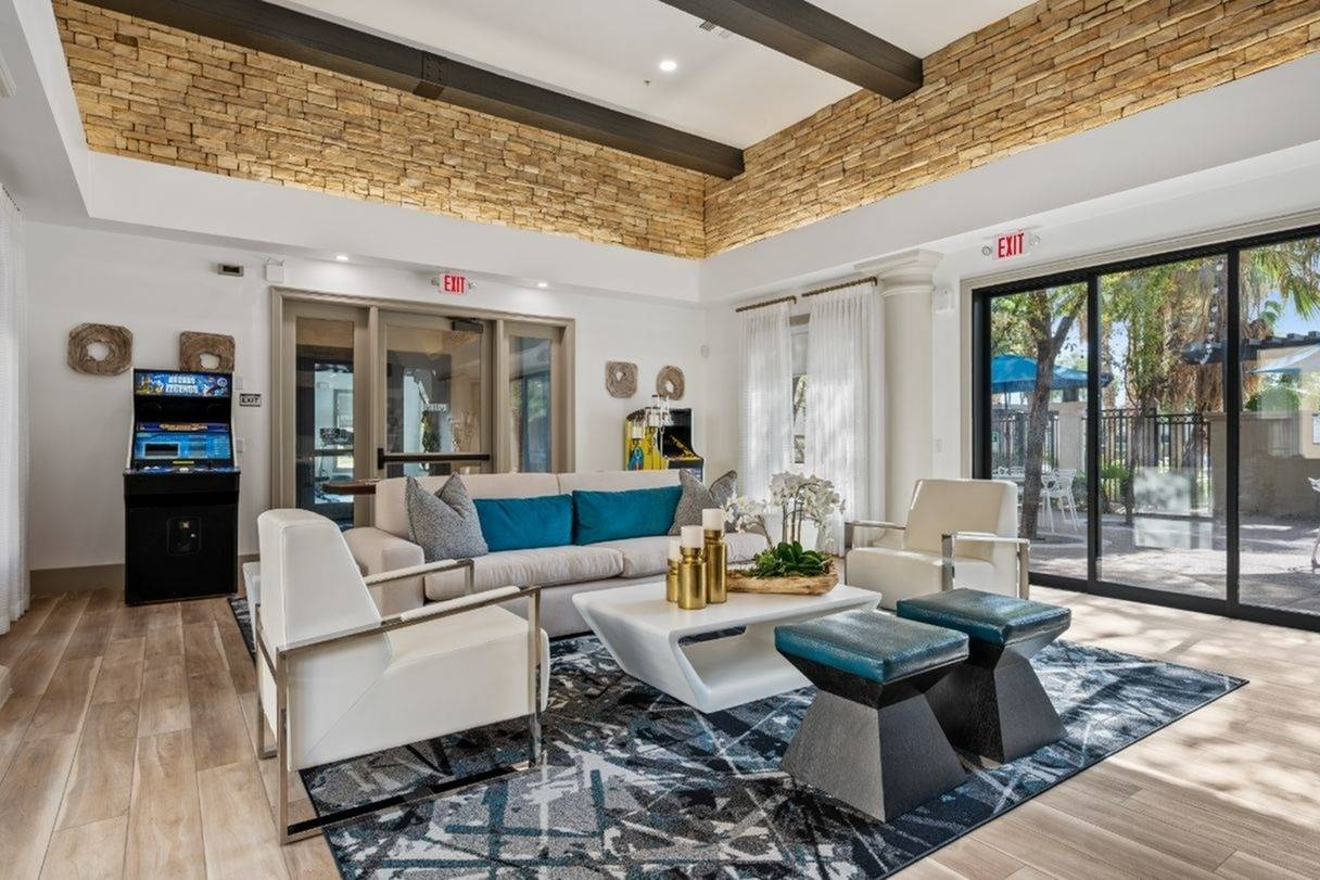 Photos & Tour Lunaire Apartments Goodyear, AZ Apartments