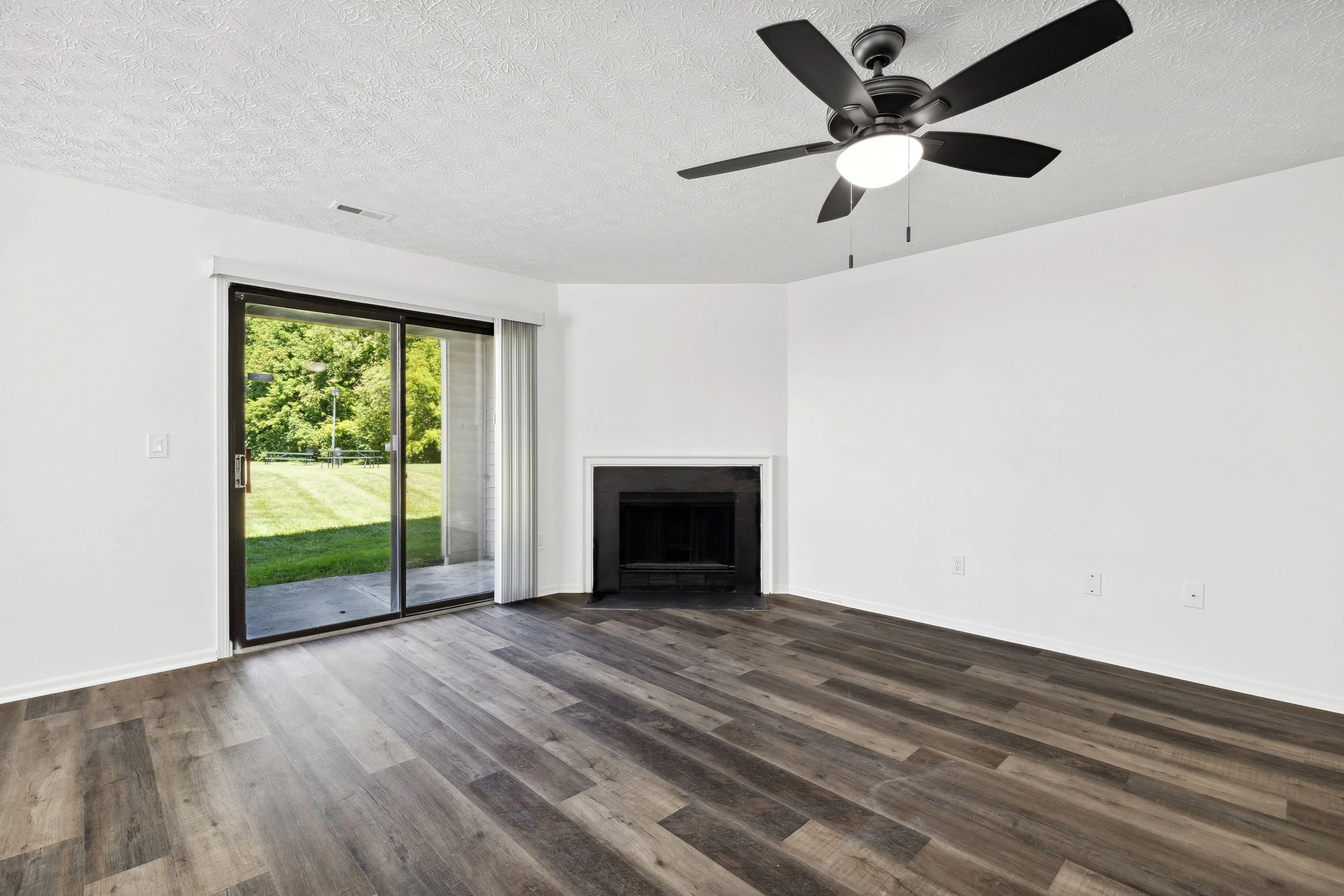 Highland Park Spacious Living Room
