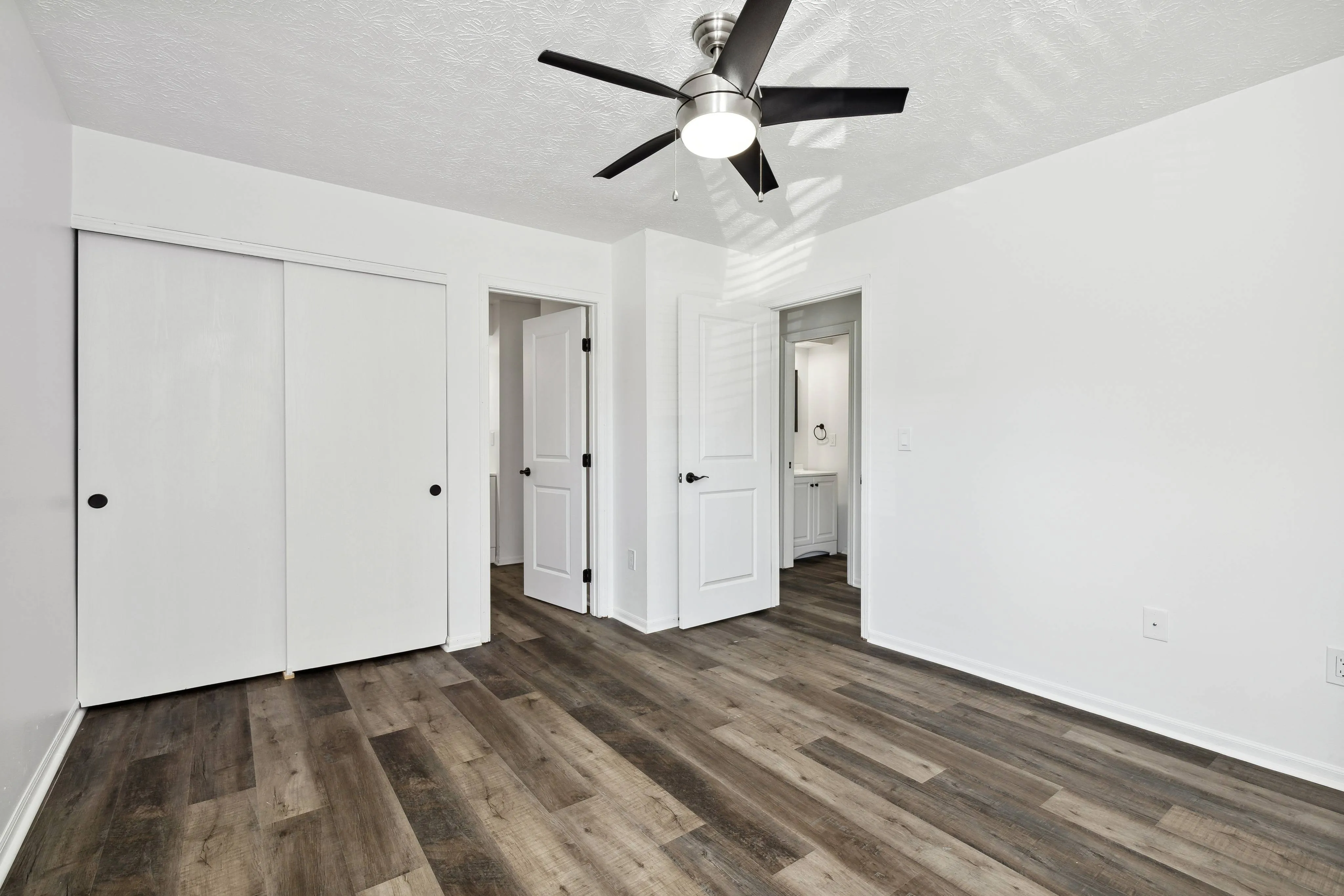 Spacious Bedroom Highland Park