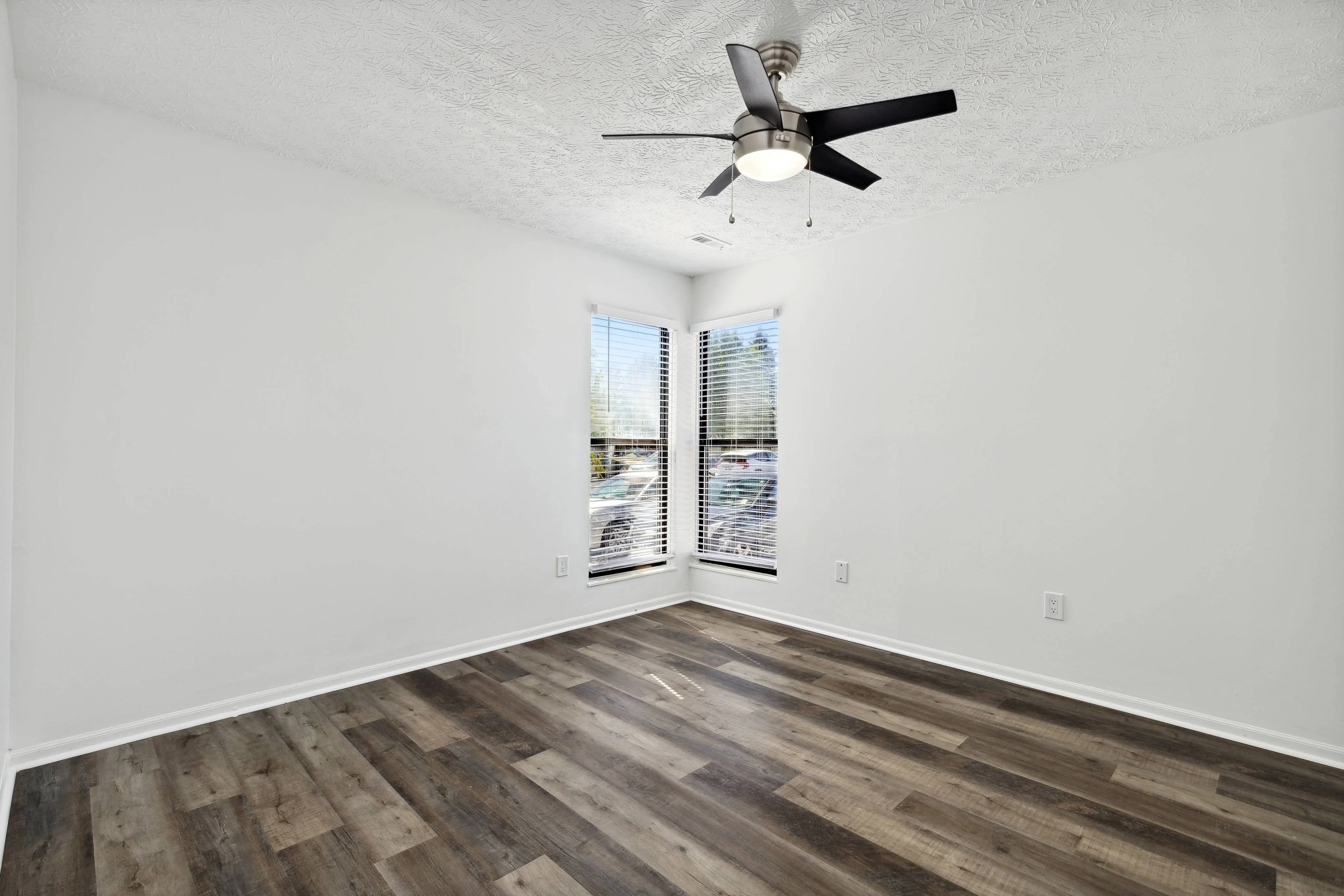Spacious Bedroom Highland Park
