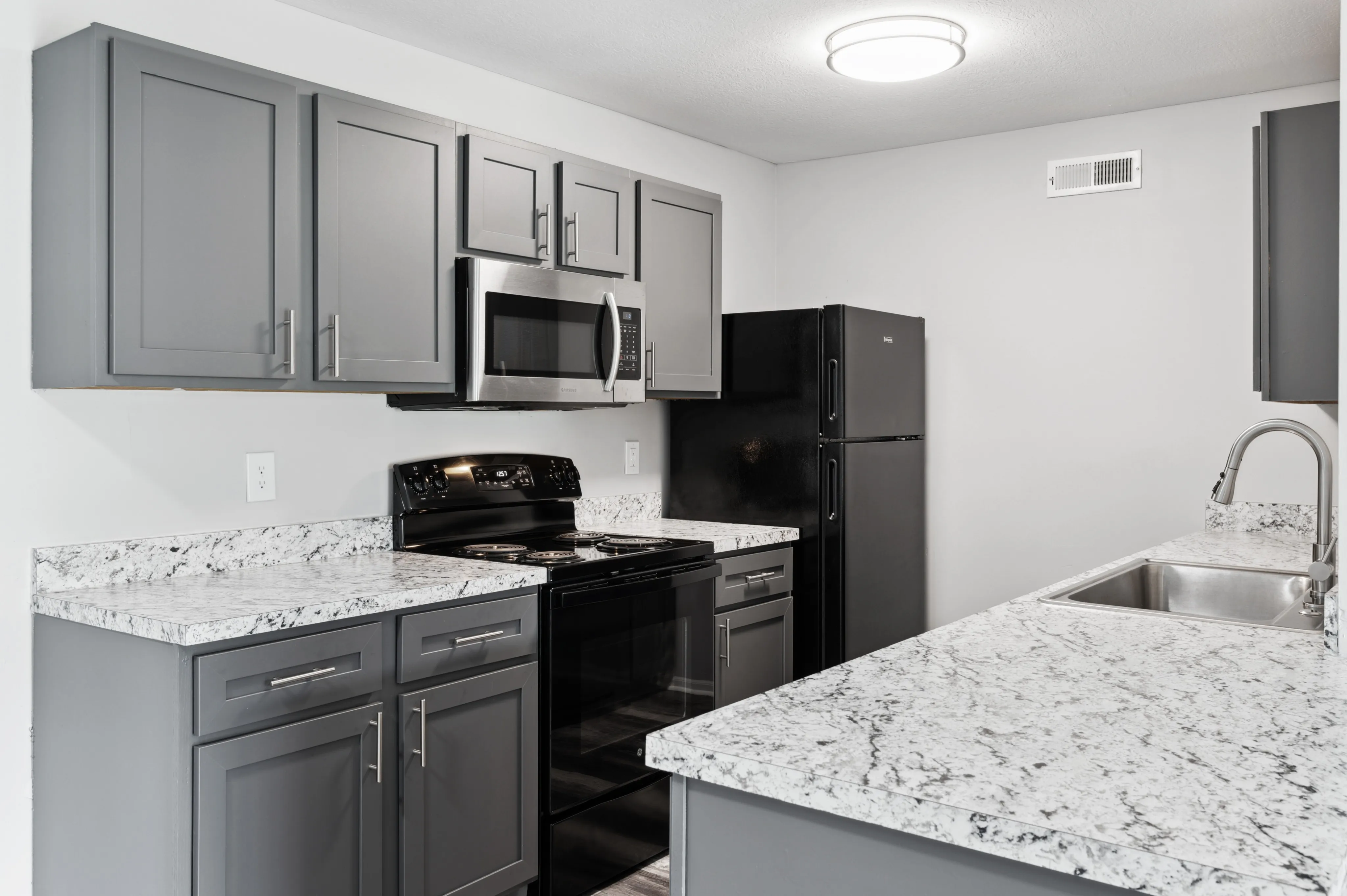 Harvest Glen | Galloway, OH | Spacious Kitchen