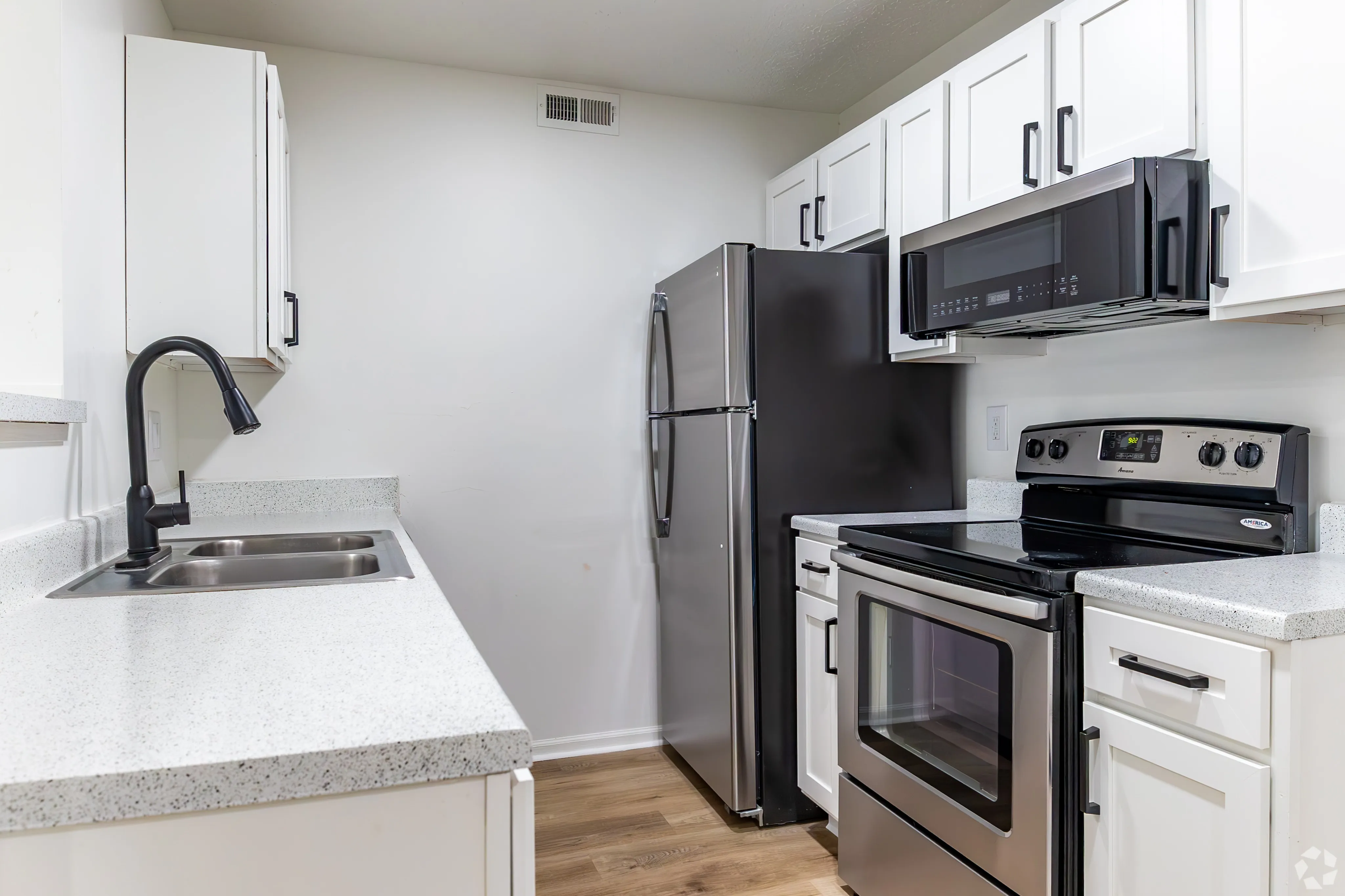 Hilliard Station | Hilliard, OH | Kitchen