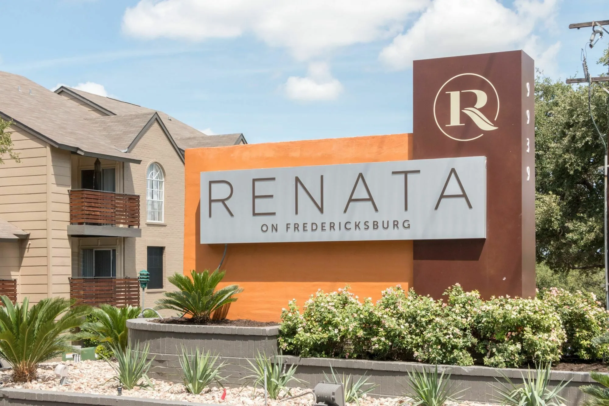 Renata on Fredericksburg | San Antonio, TX | Welcome to Renata