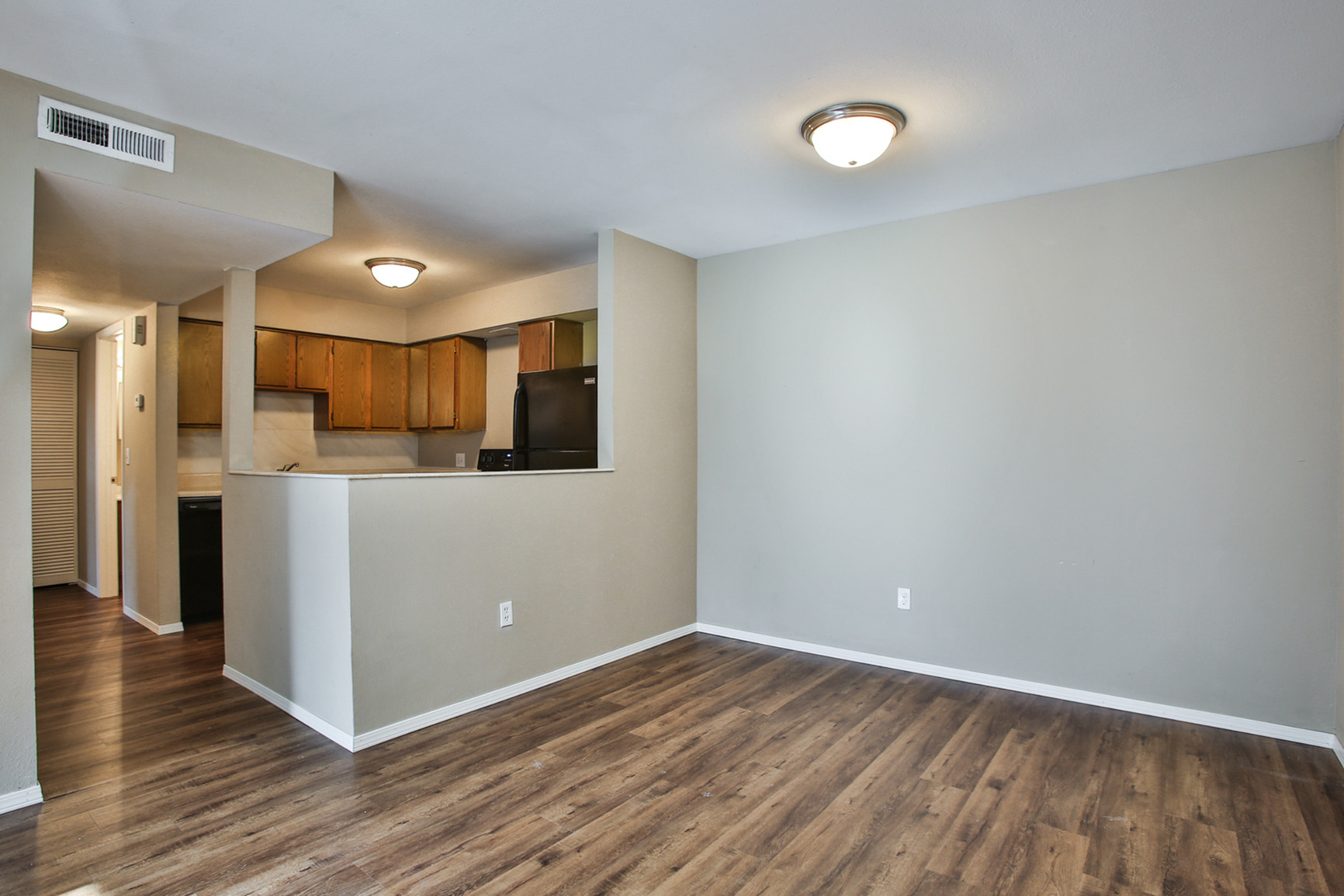 View Photos | Silver Springs Apartments