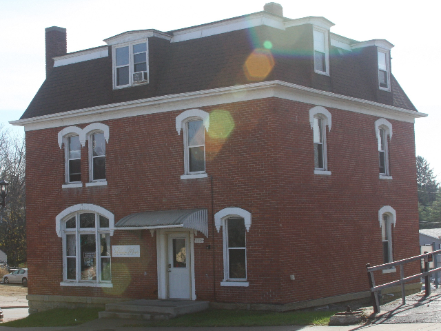 195 E Main St