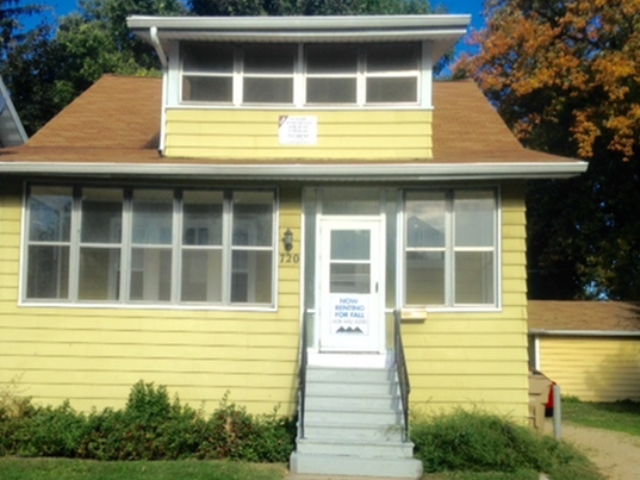 720 Clark Ct