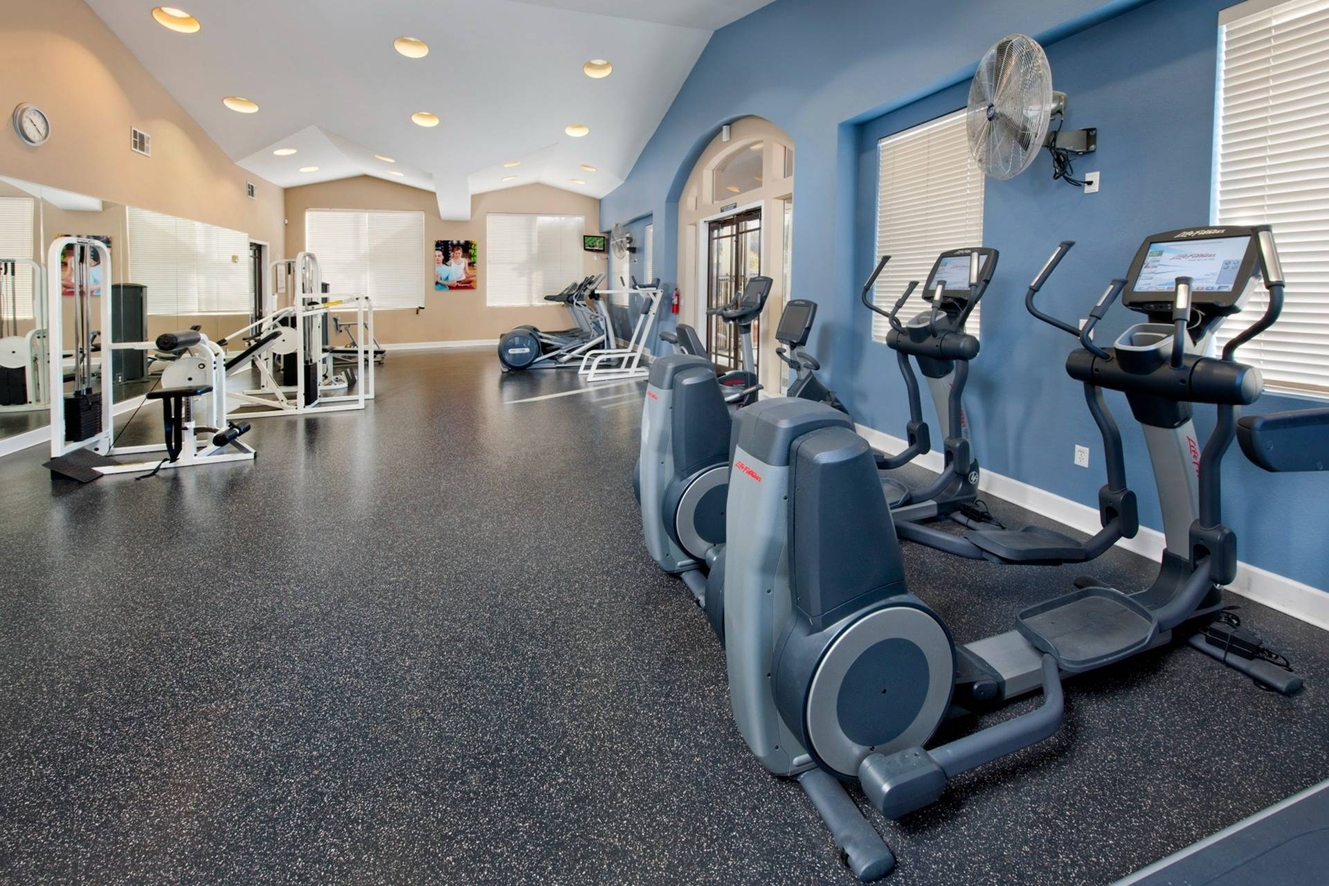 Photo Gallery Fountains at Emerald Park Apartments for Rent in