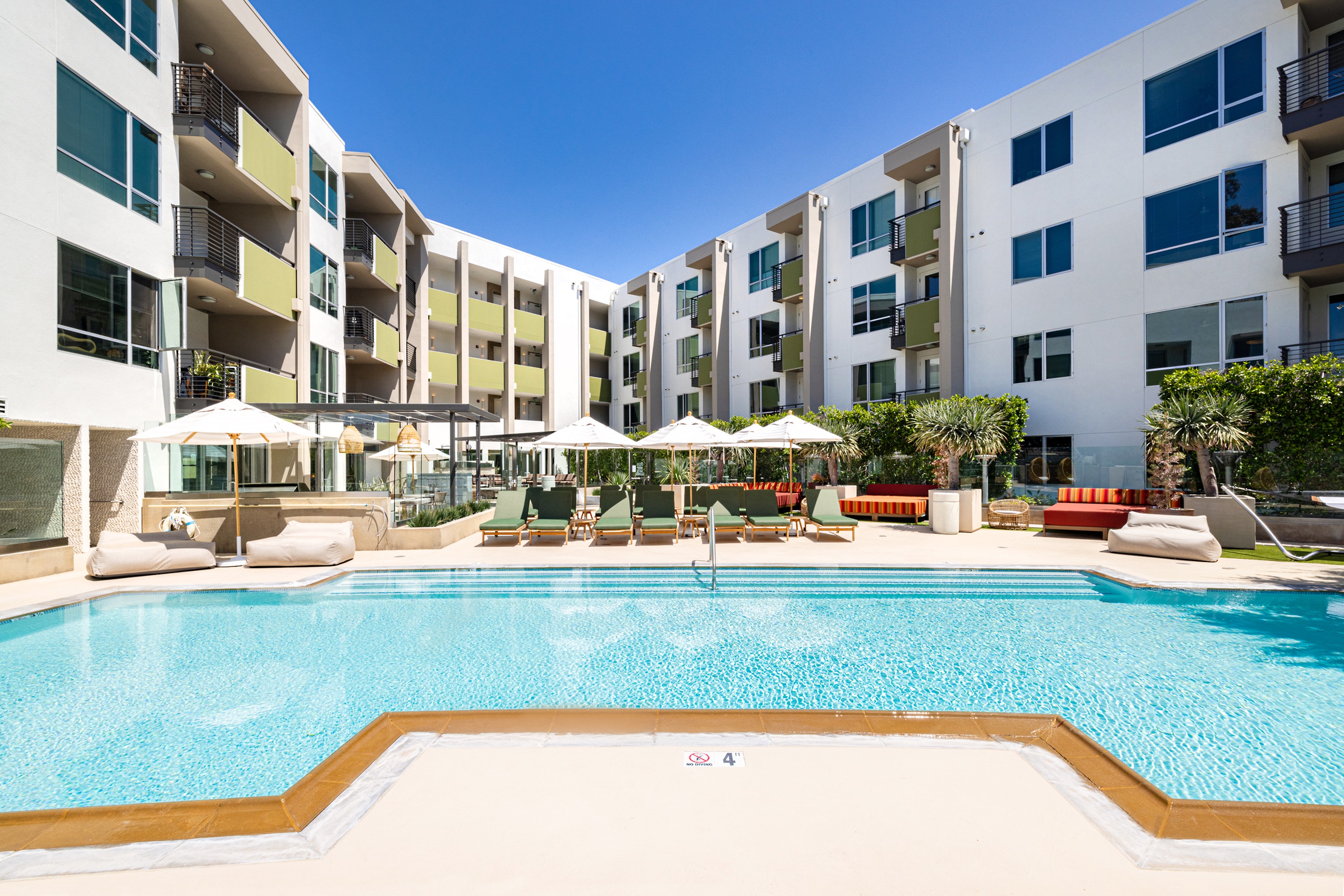 Pool | Brio Apartments | Apartments in Glendale, CA