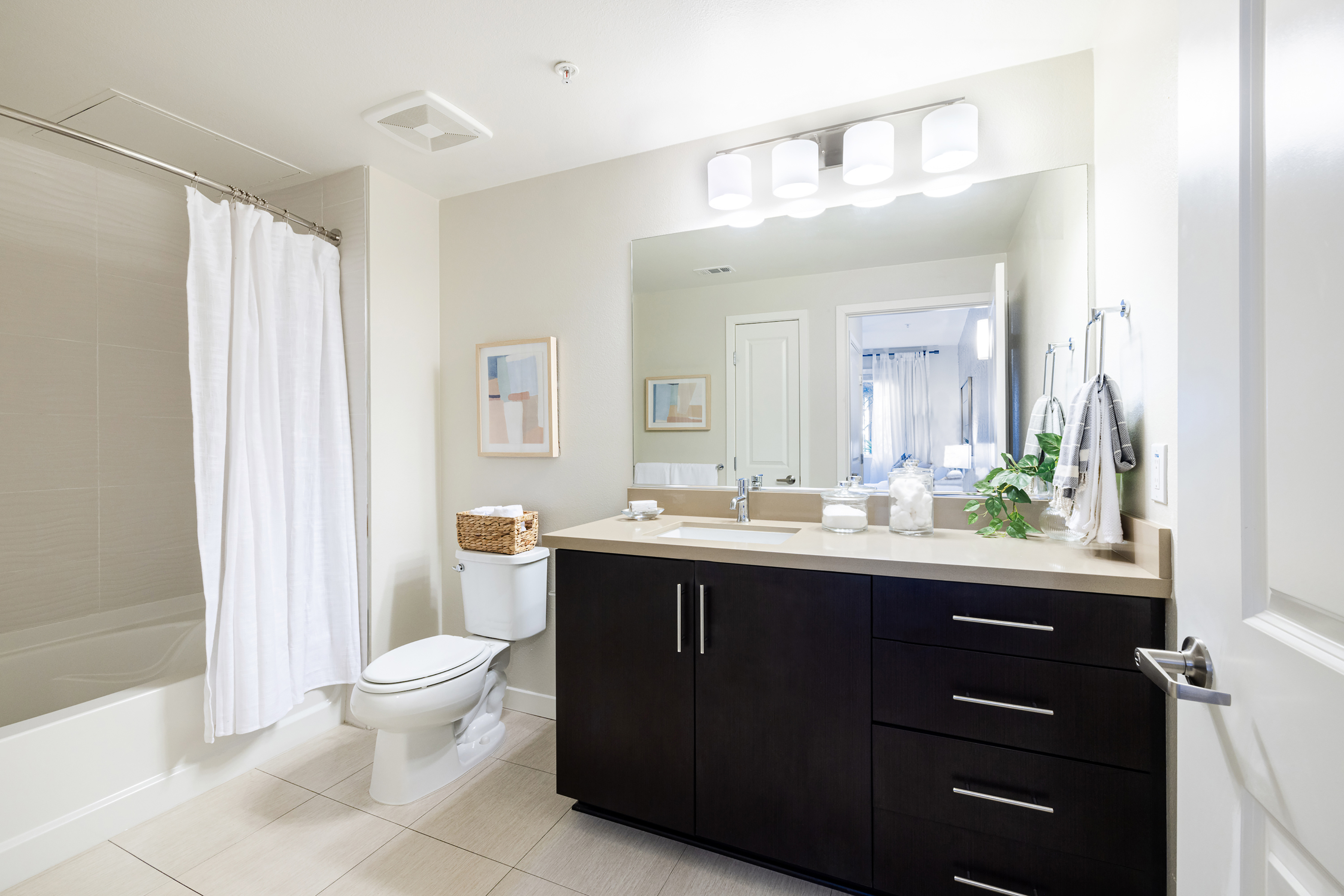 Upgraded bathroom fixtures