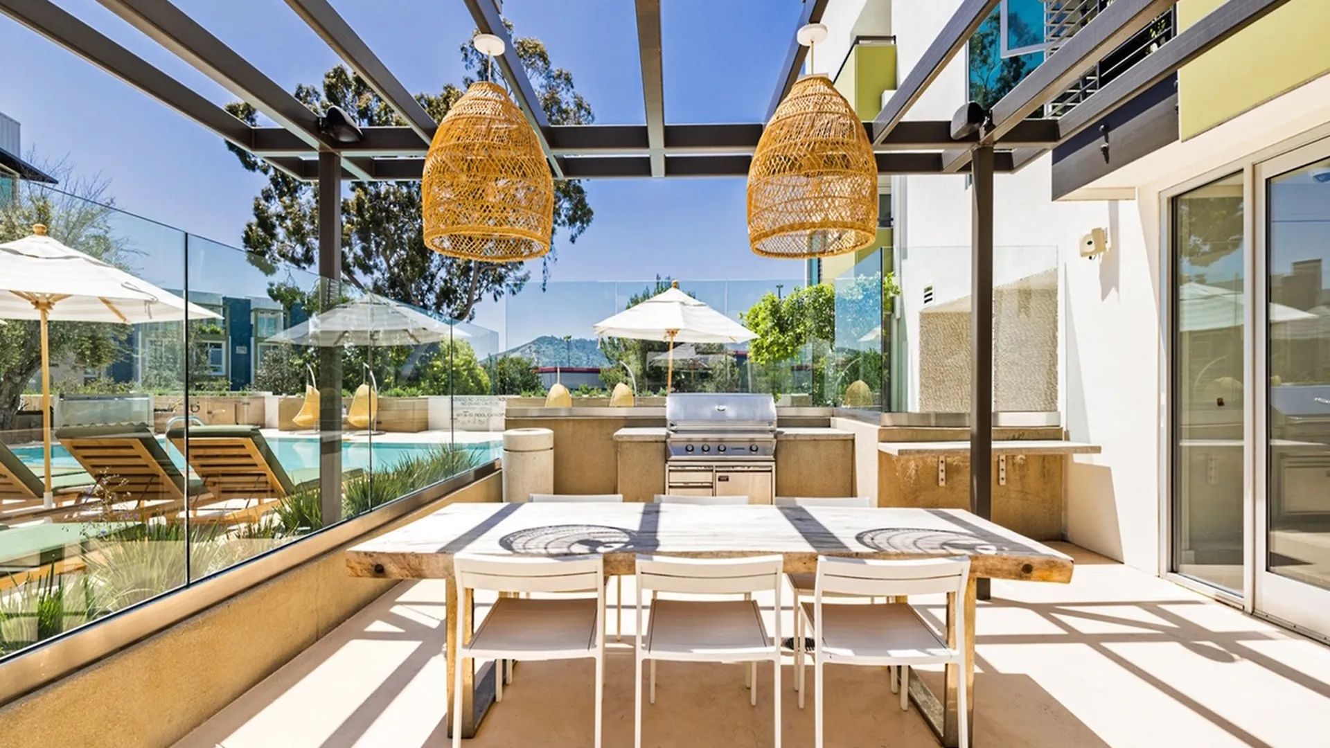 Outdoor Seating | Brio Apartments | Apartments For Rent In Glendale CA