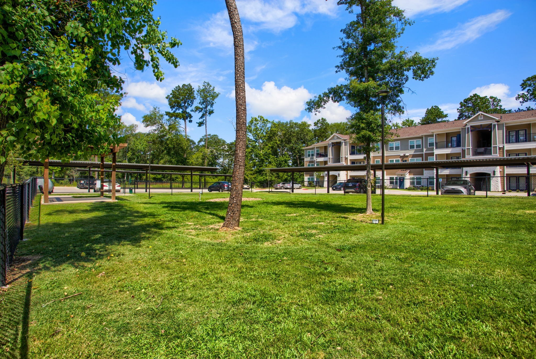 Photos & Videos of Urban Oaks at Conroe Apartments for Rent