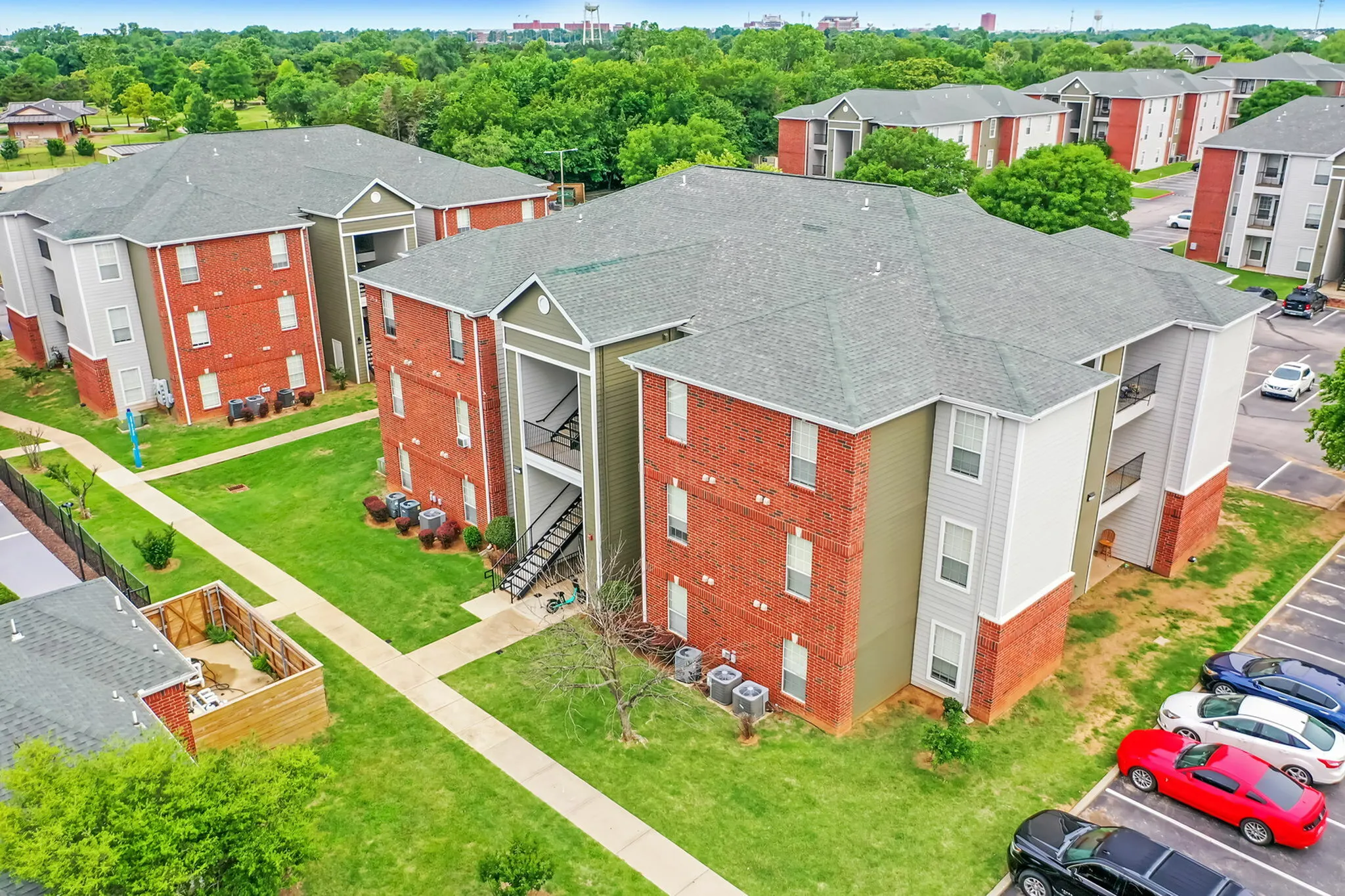 Photos 2900 Student Apartments in Norman, Oklahoma