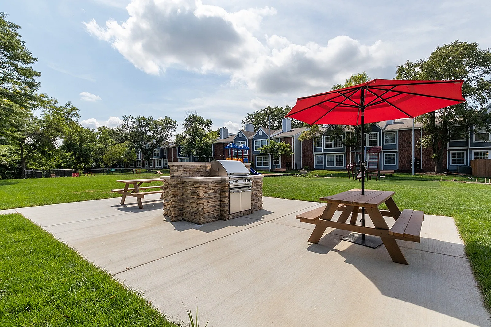 picture of outdoor bbq area