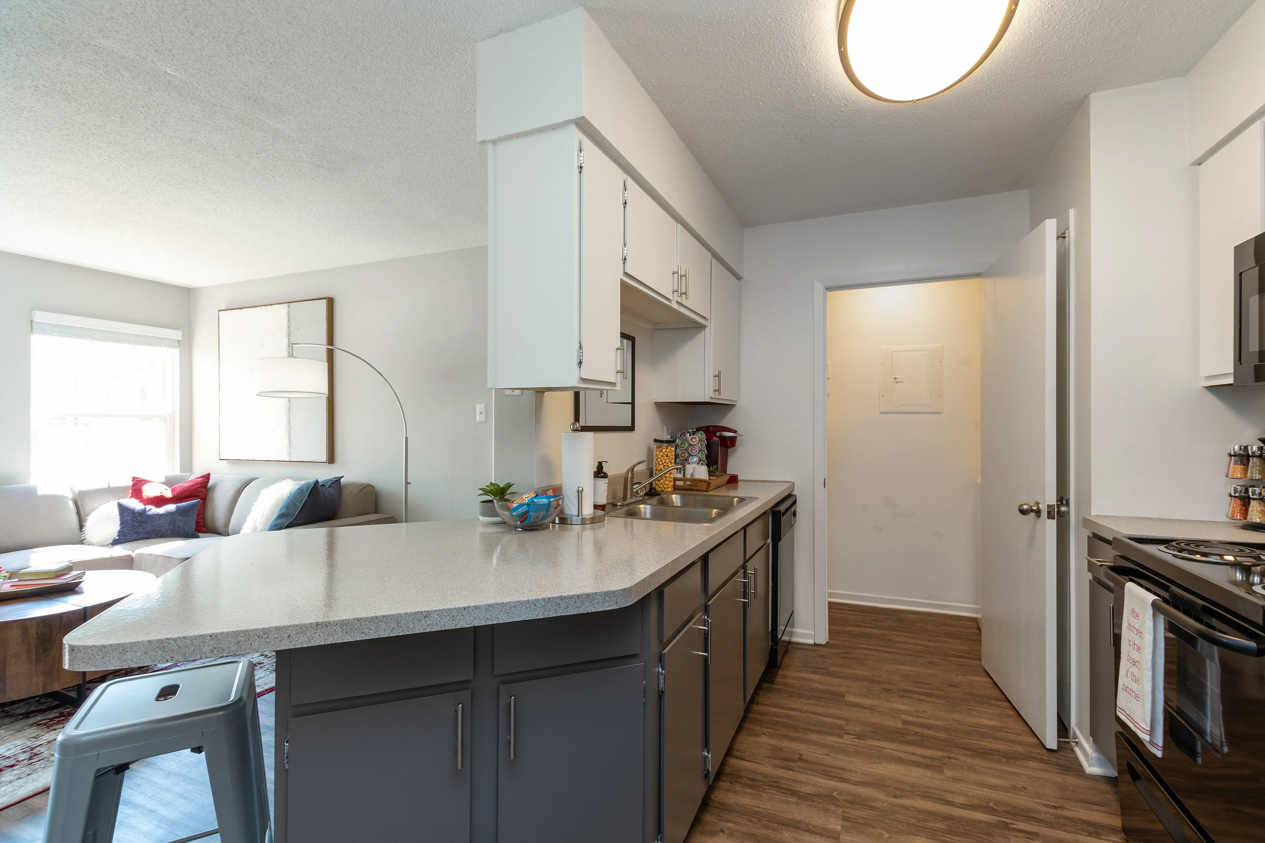 picture of kitchen