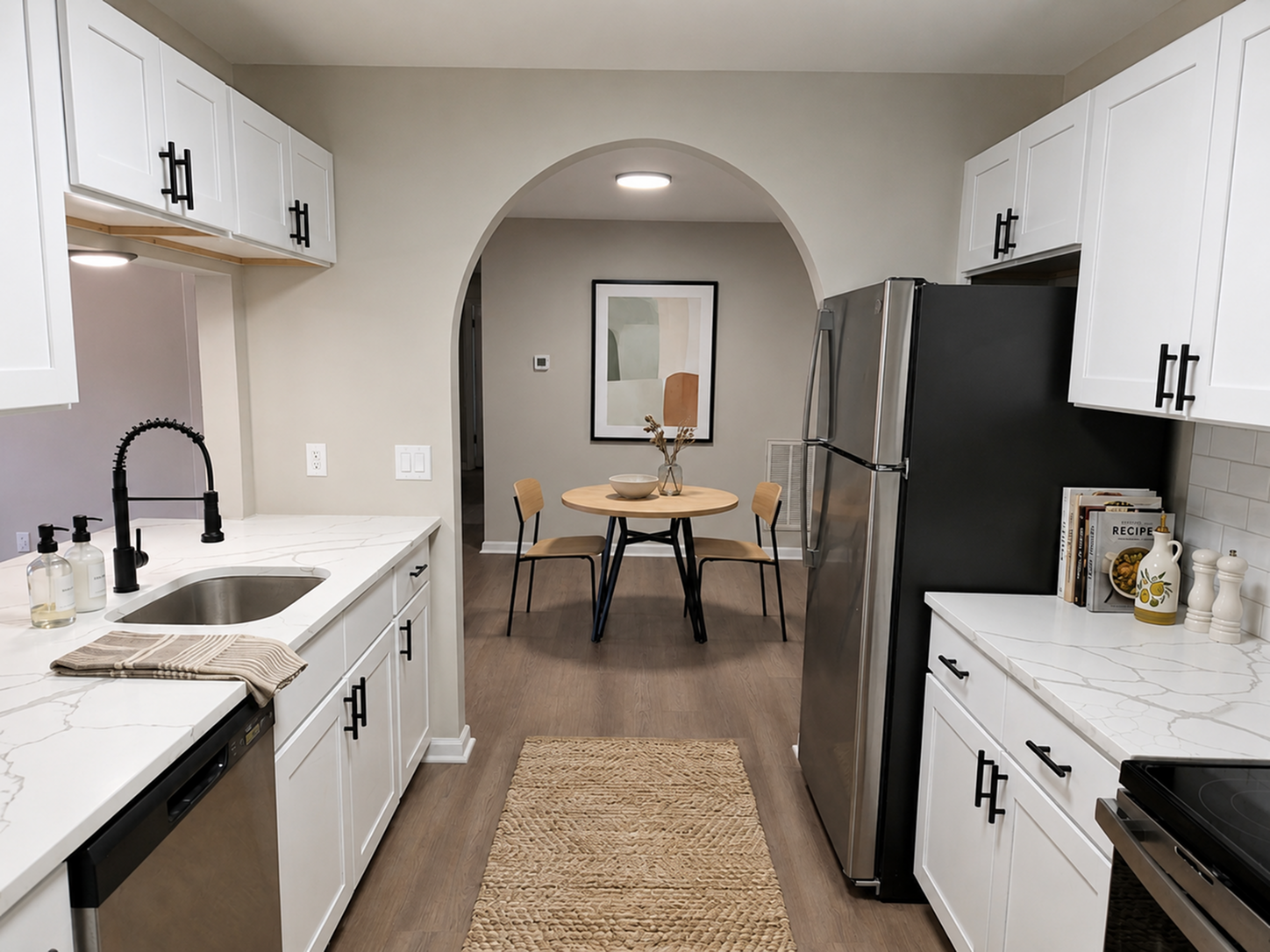 Kitchen & Dining