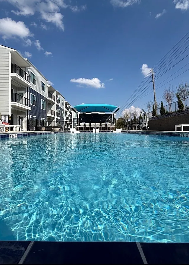 Pool & Grill Lounge