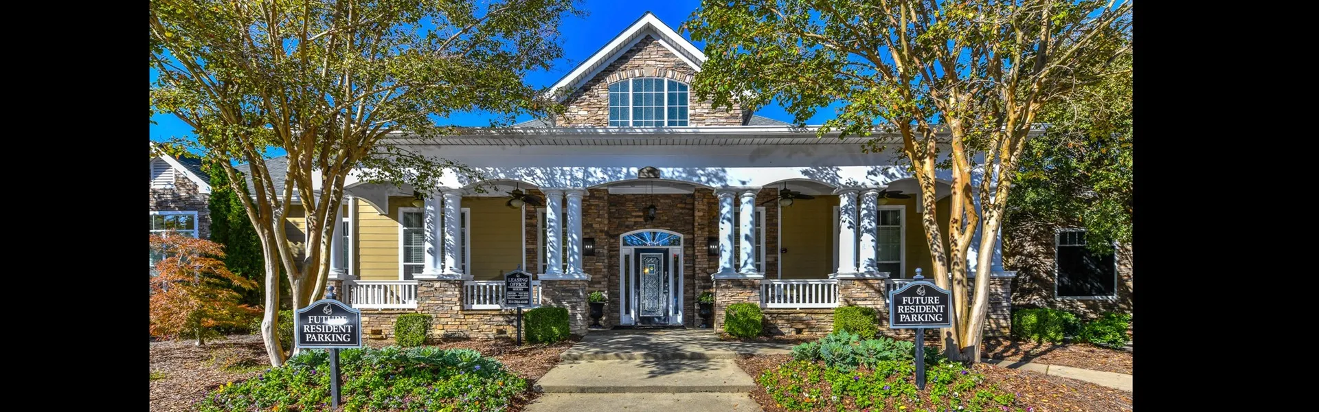 Clubhouse entrance at Legends at Taylor Lakes