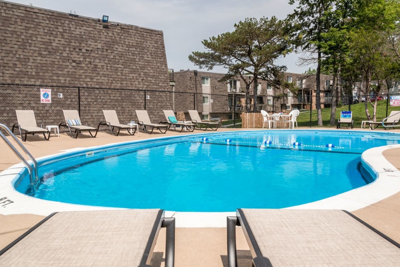 Glenbrook Apartments