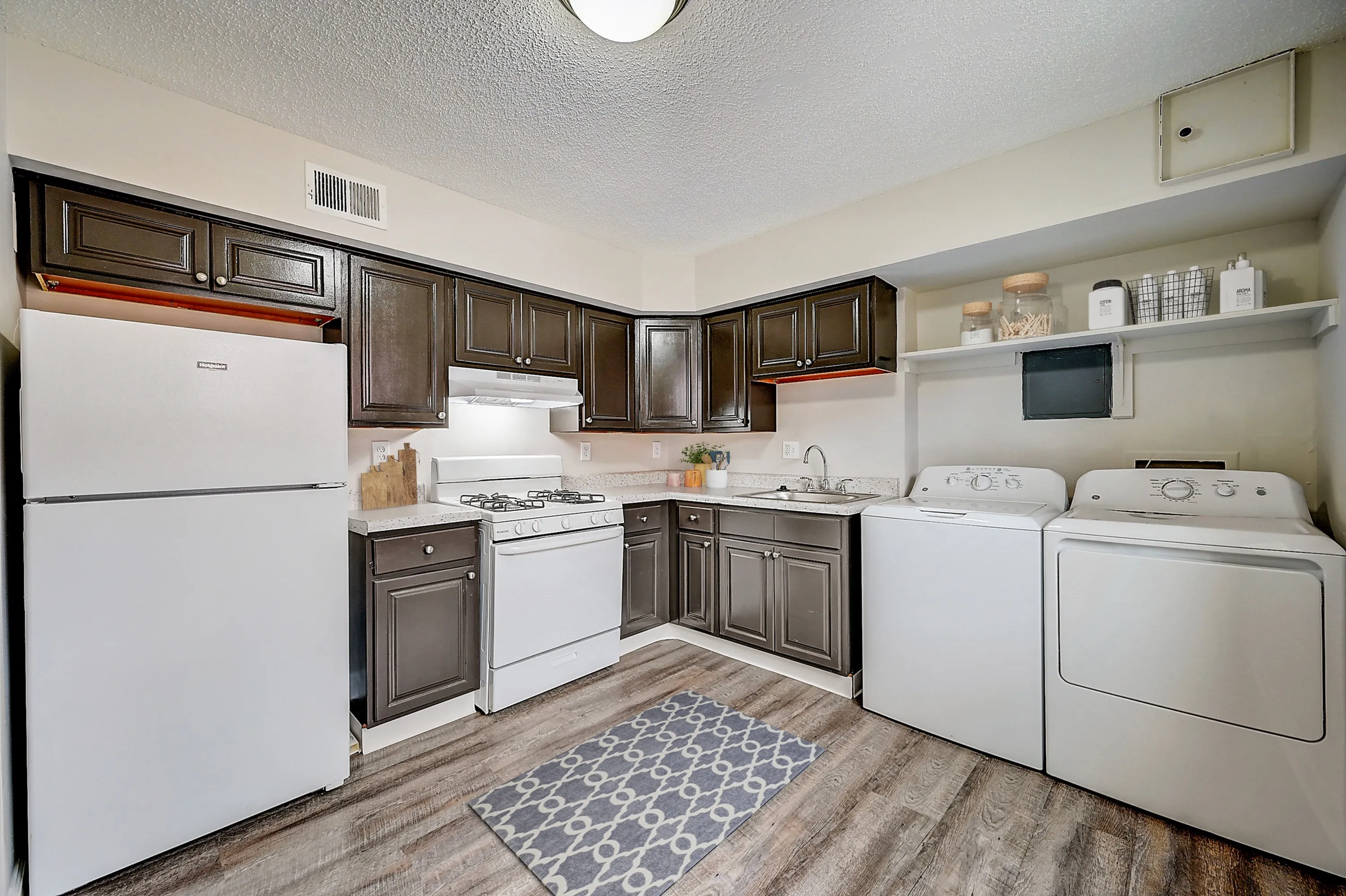 Columbus Apartments, Apartments in Downtown Columbus, German Village