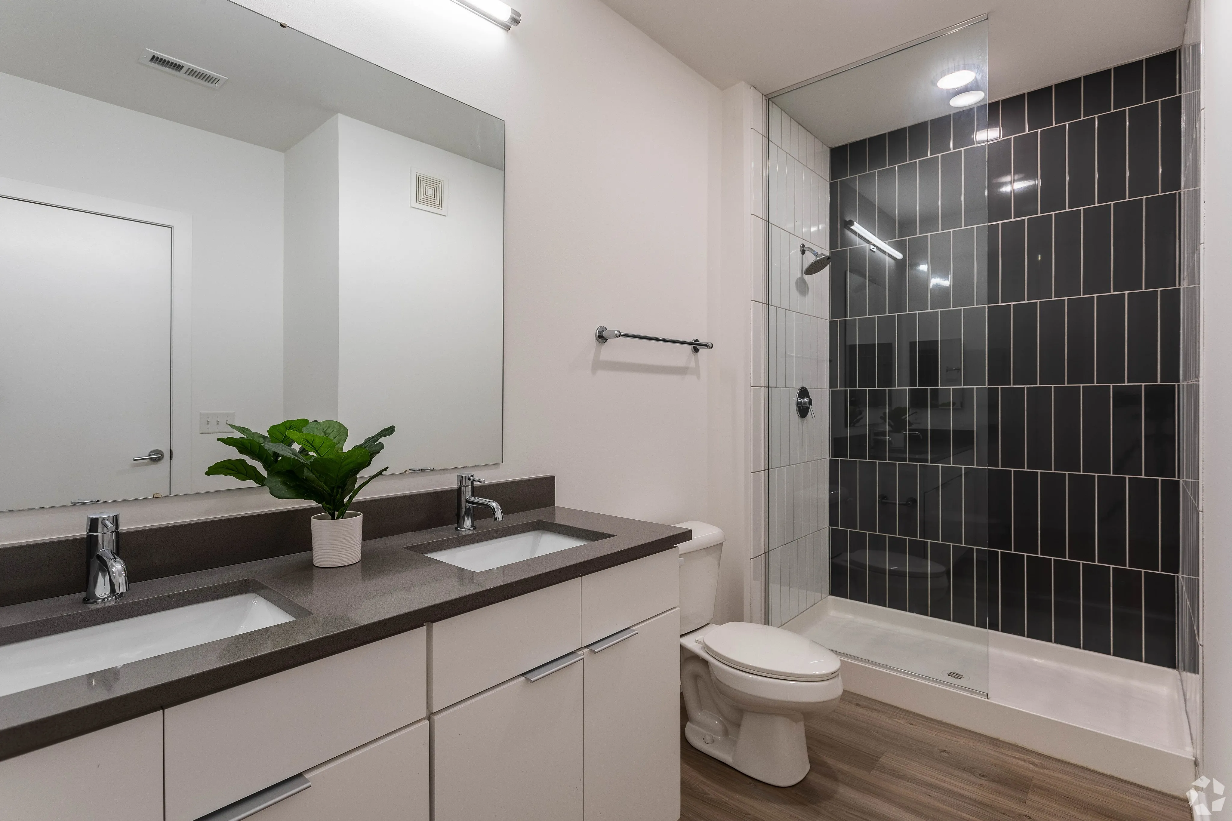 DUAL VANITIES*