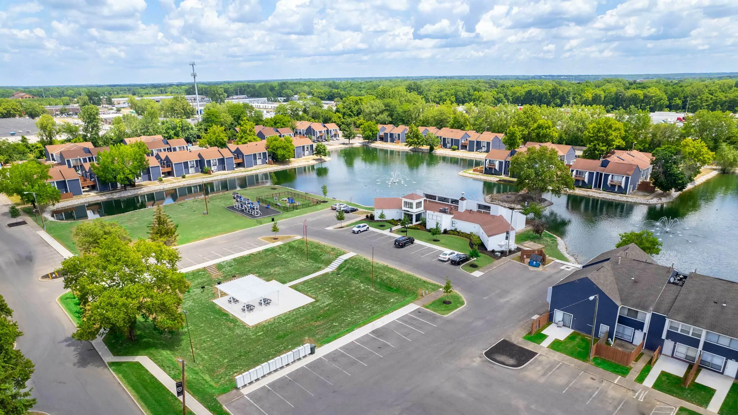 Hartford on the Lake