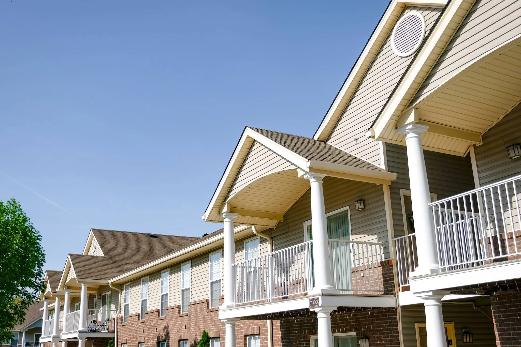 View Photos Brookridge Village Apartments