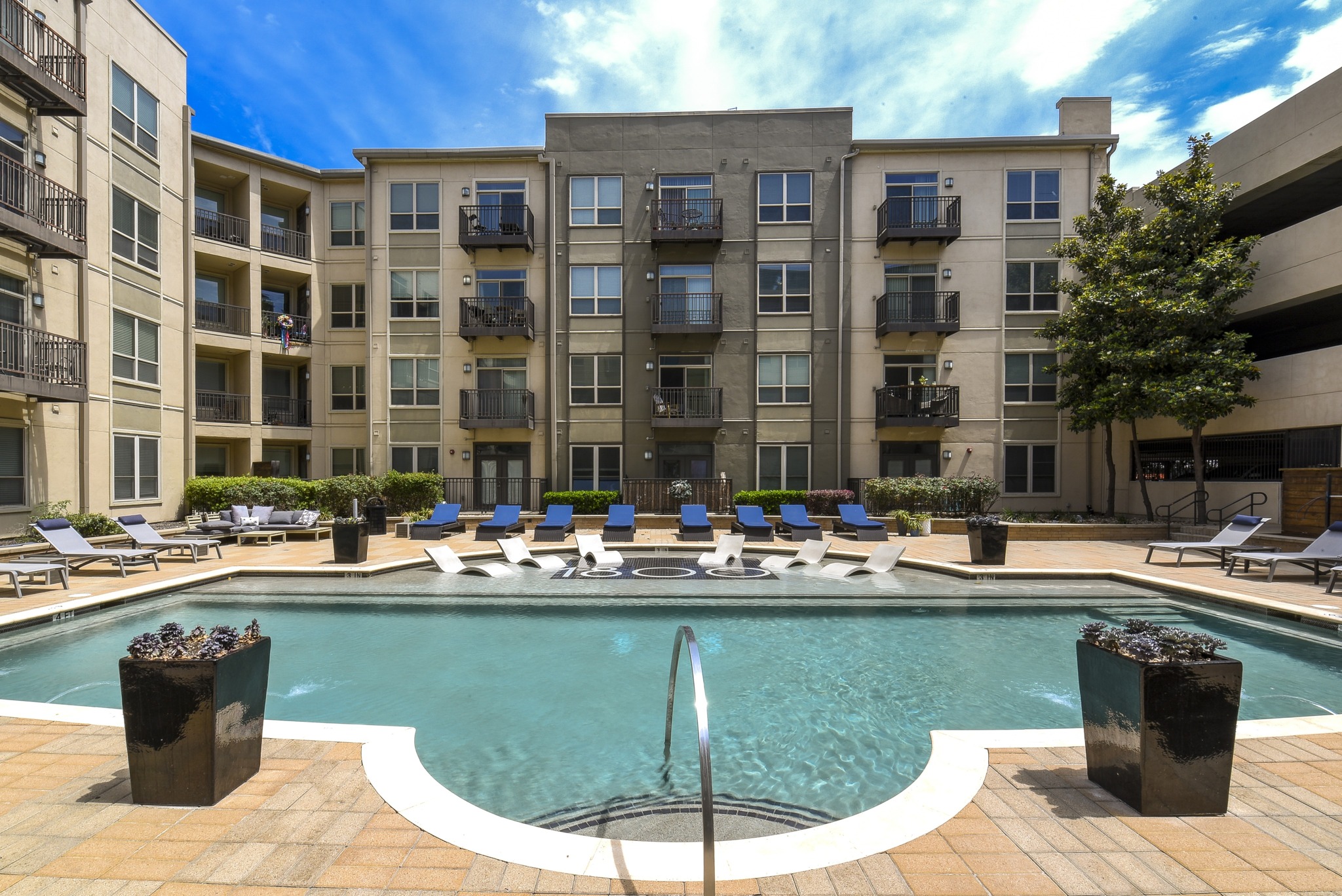 Luxury Apartments In San Antonio Texas | 1800 Broadway