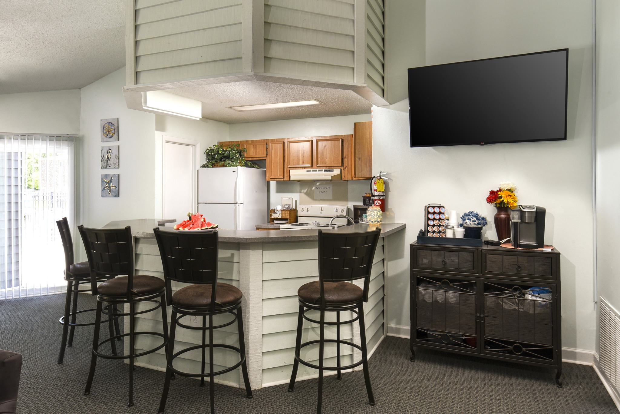 Leasing Office | Coffee Bar