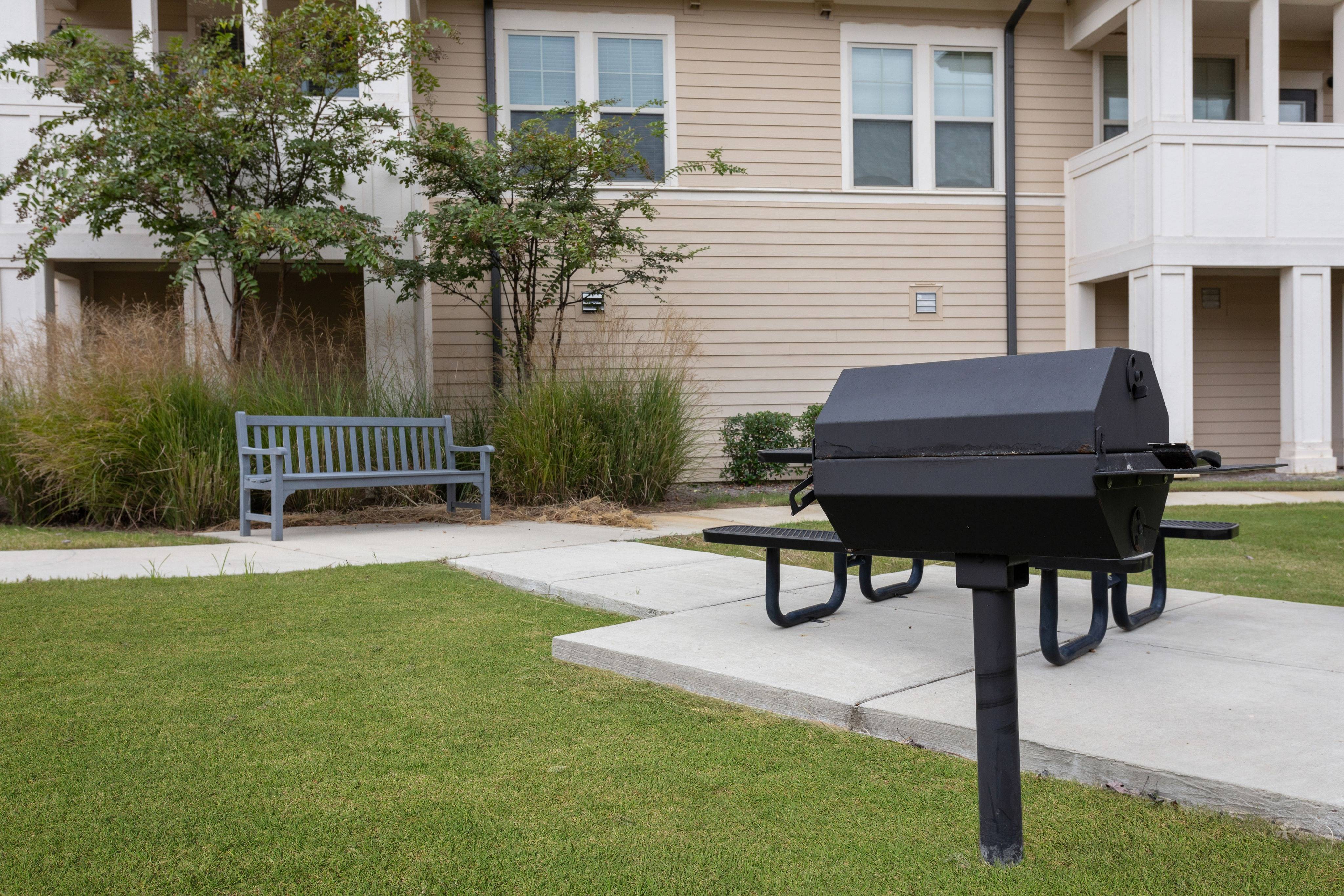 Outdoor Grill and Picnic Area