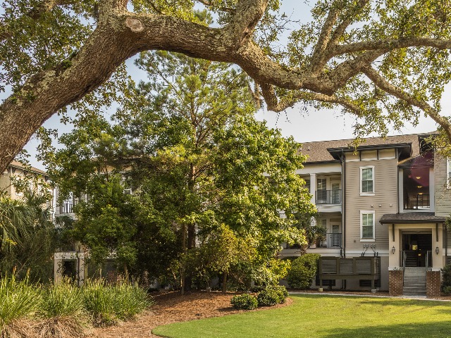 Talison Row at Daniel Island