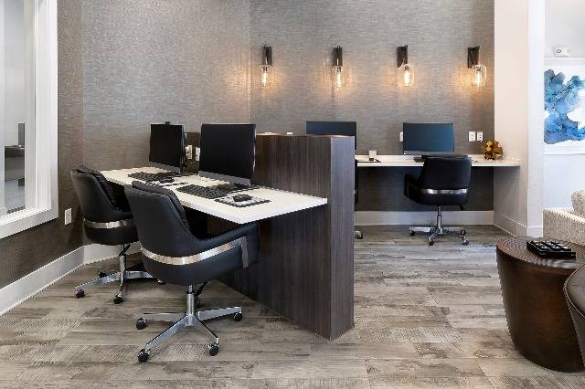 Business Center Desks with Computers and Free WiFi