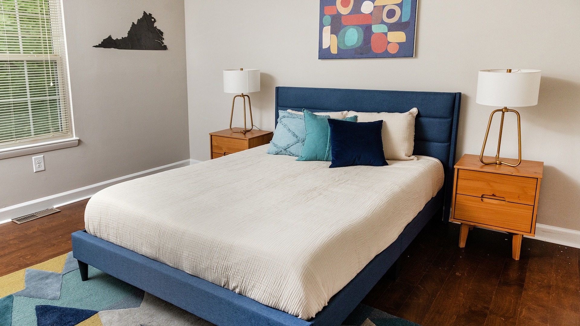 The Glen at White Pines Master Bedroom