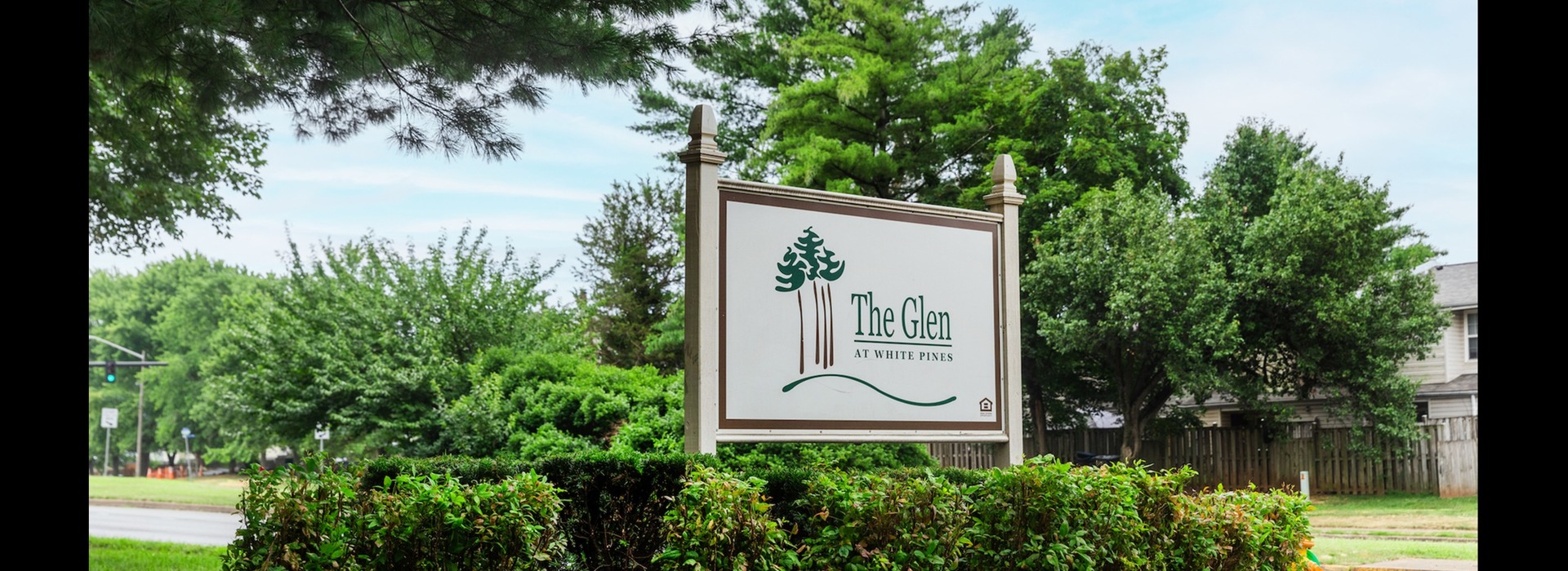 The Glen at White Pines Exterior