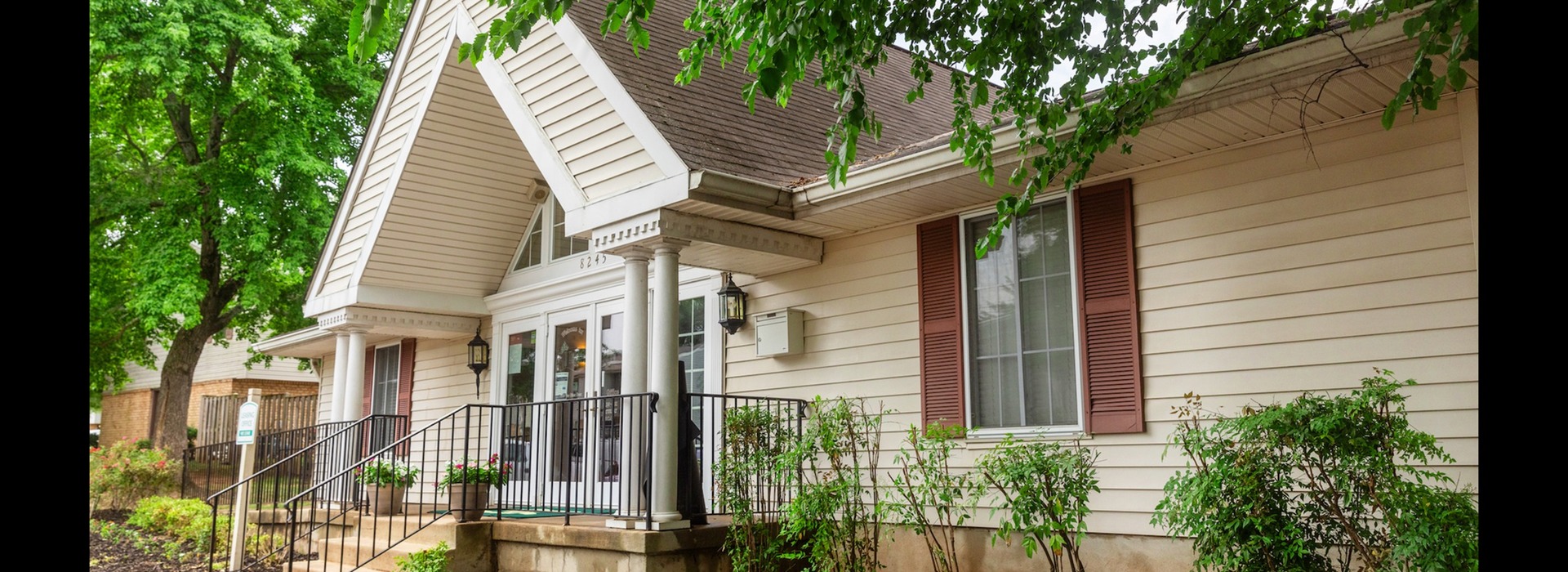 The Glen at White Pines Leasing Office