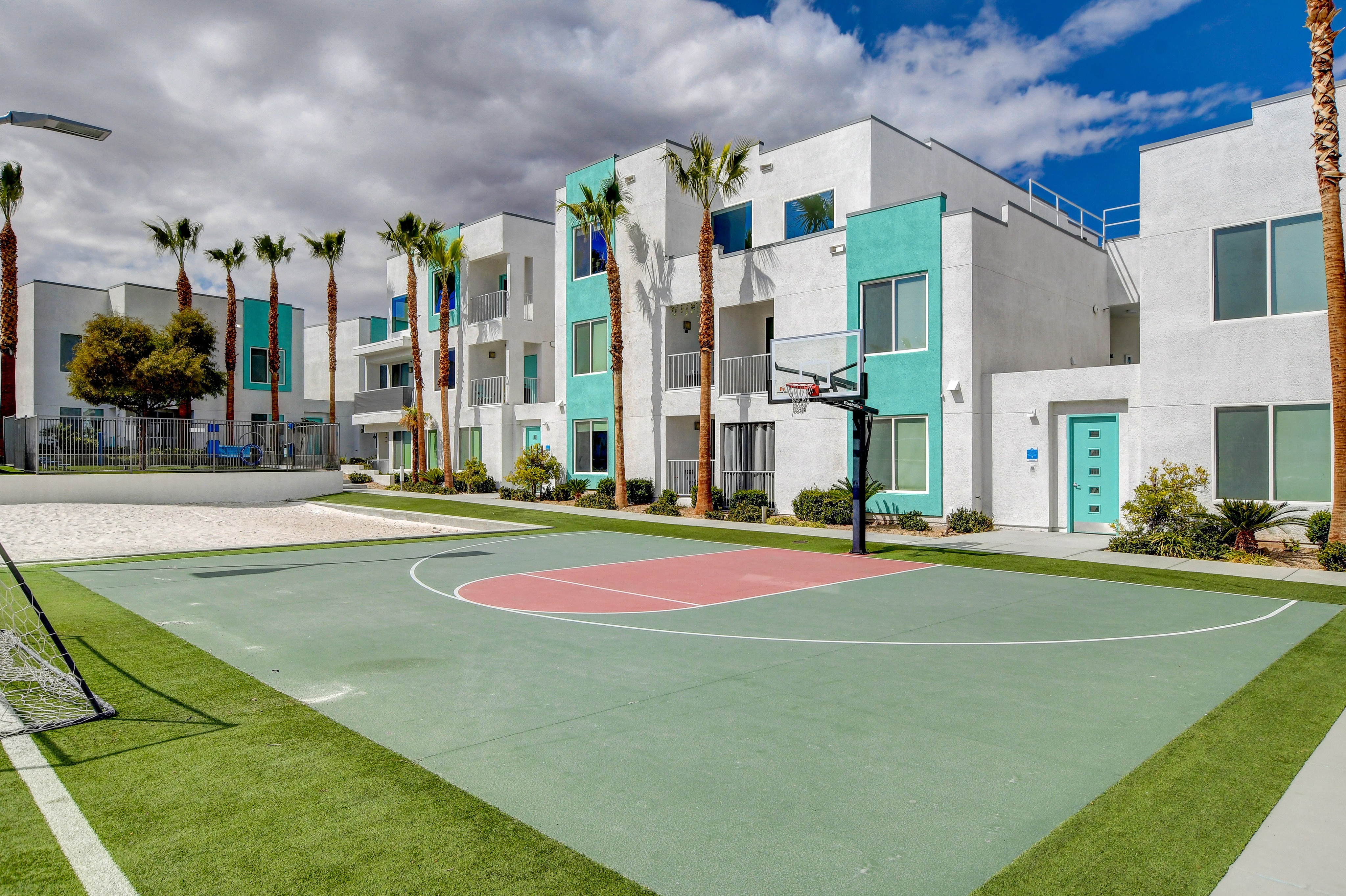 south-beach-las-vegas-resort-basketball-court