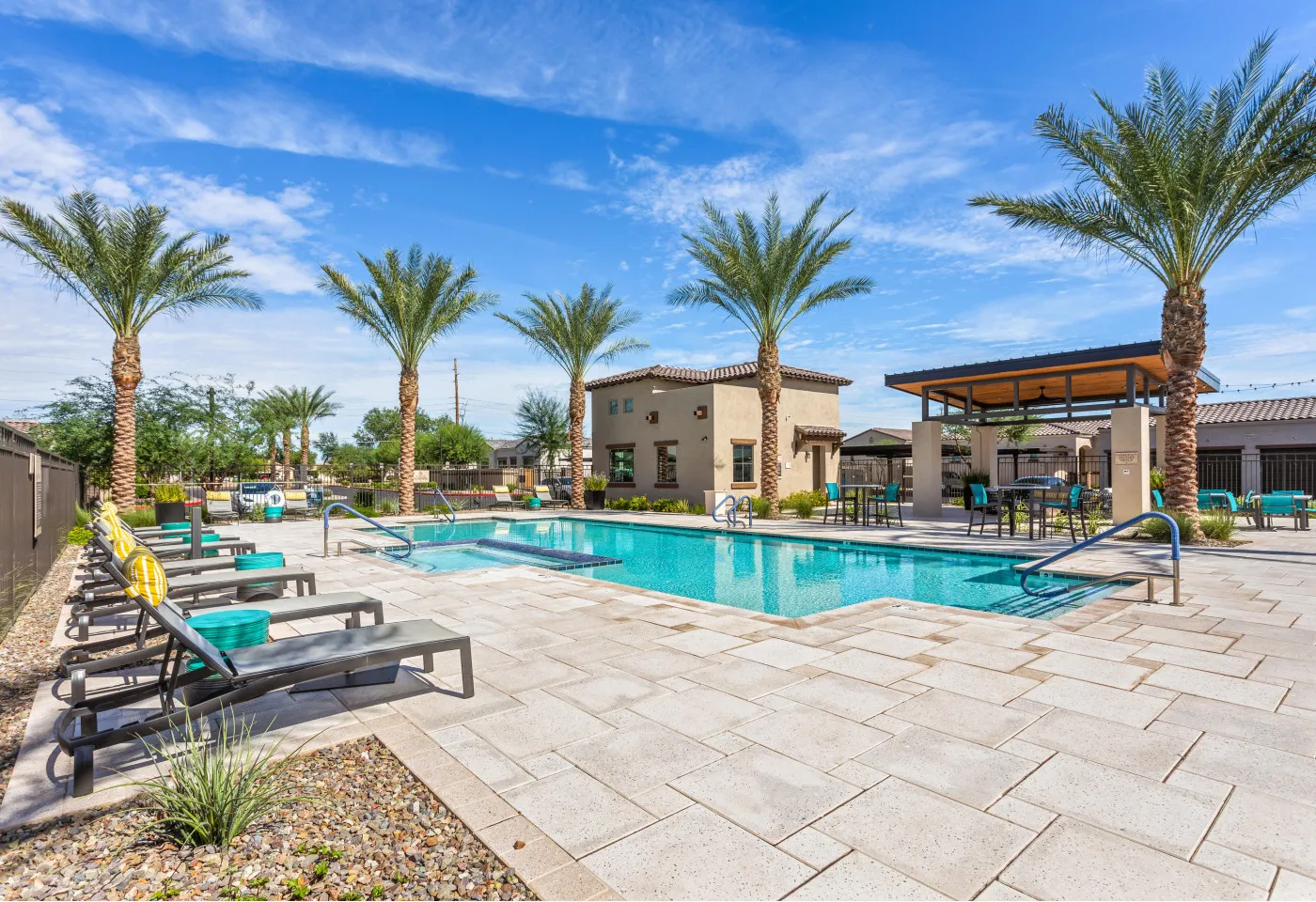 logan-at-deer-valley-resort-pool