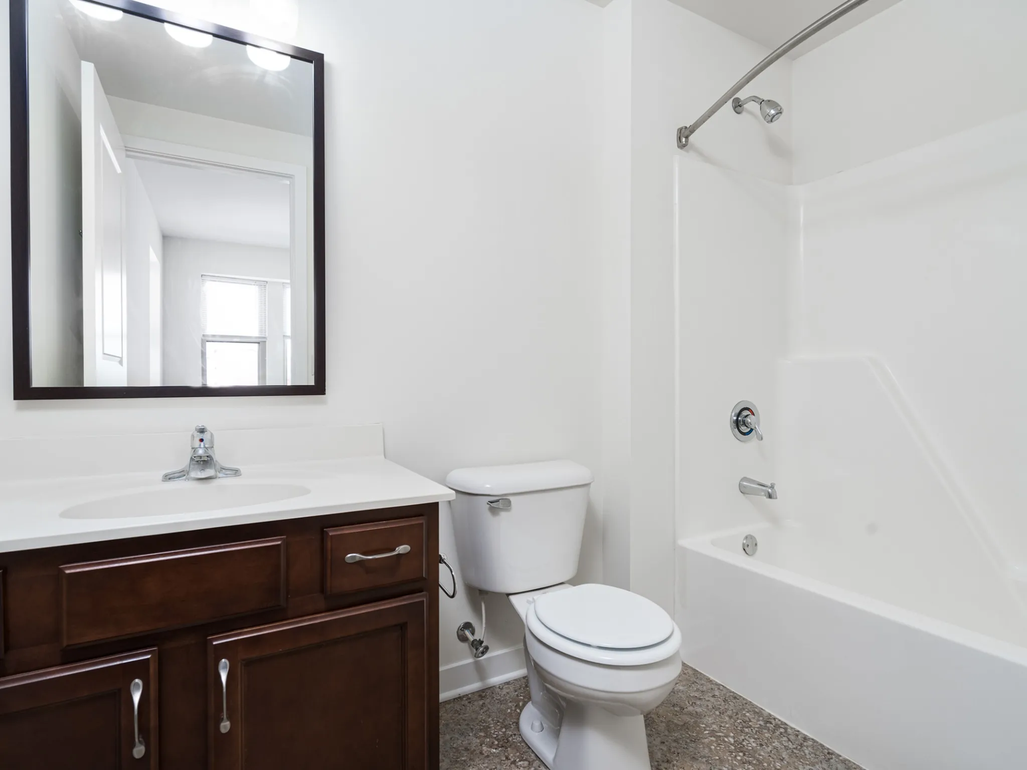 3 Bed / 2 Bath - 1,500 SF - Bathroom