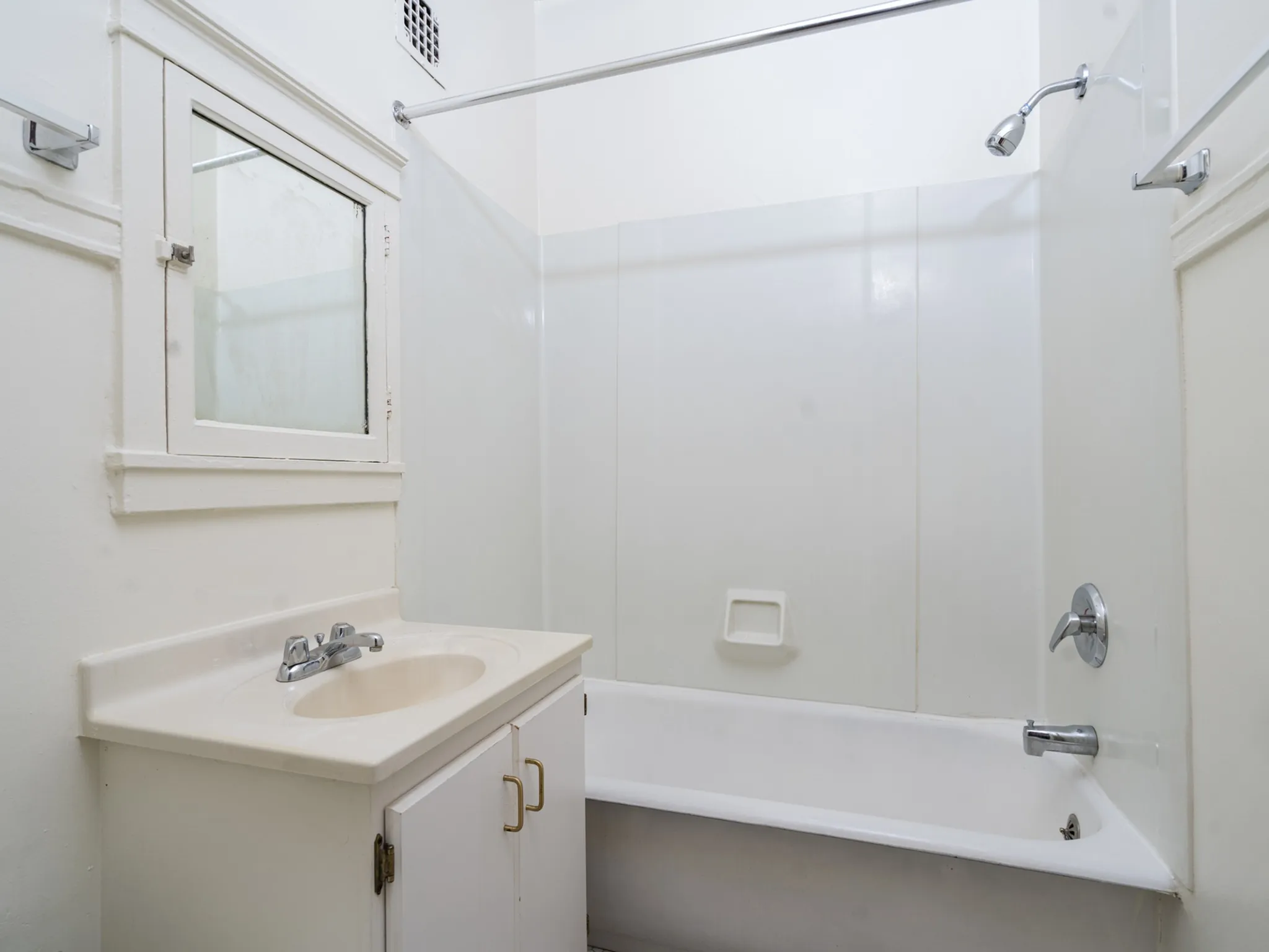 restroom ivanhoe