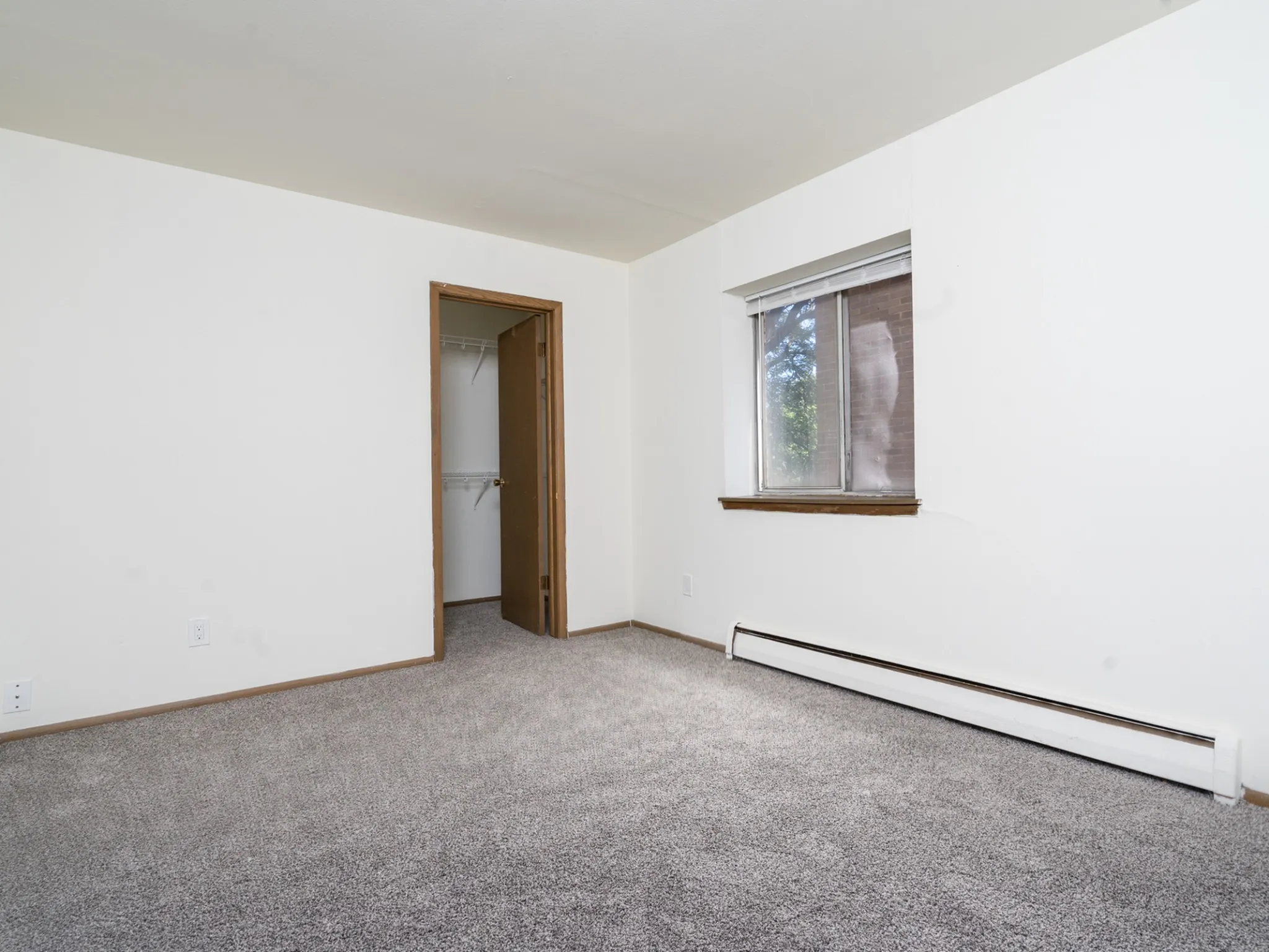 2 Bed / 1 Bath - 1000 SF - Bedroom