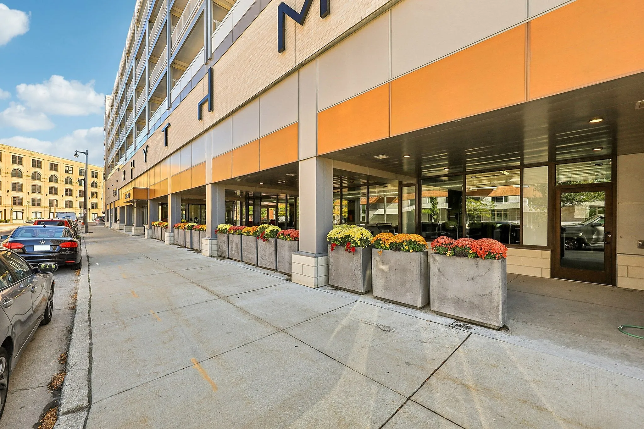 Rhythm Milwaukee Apartments Exterior
