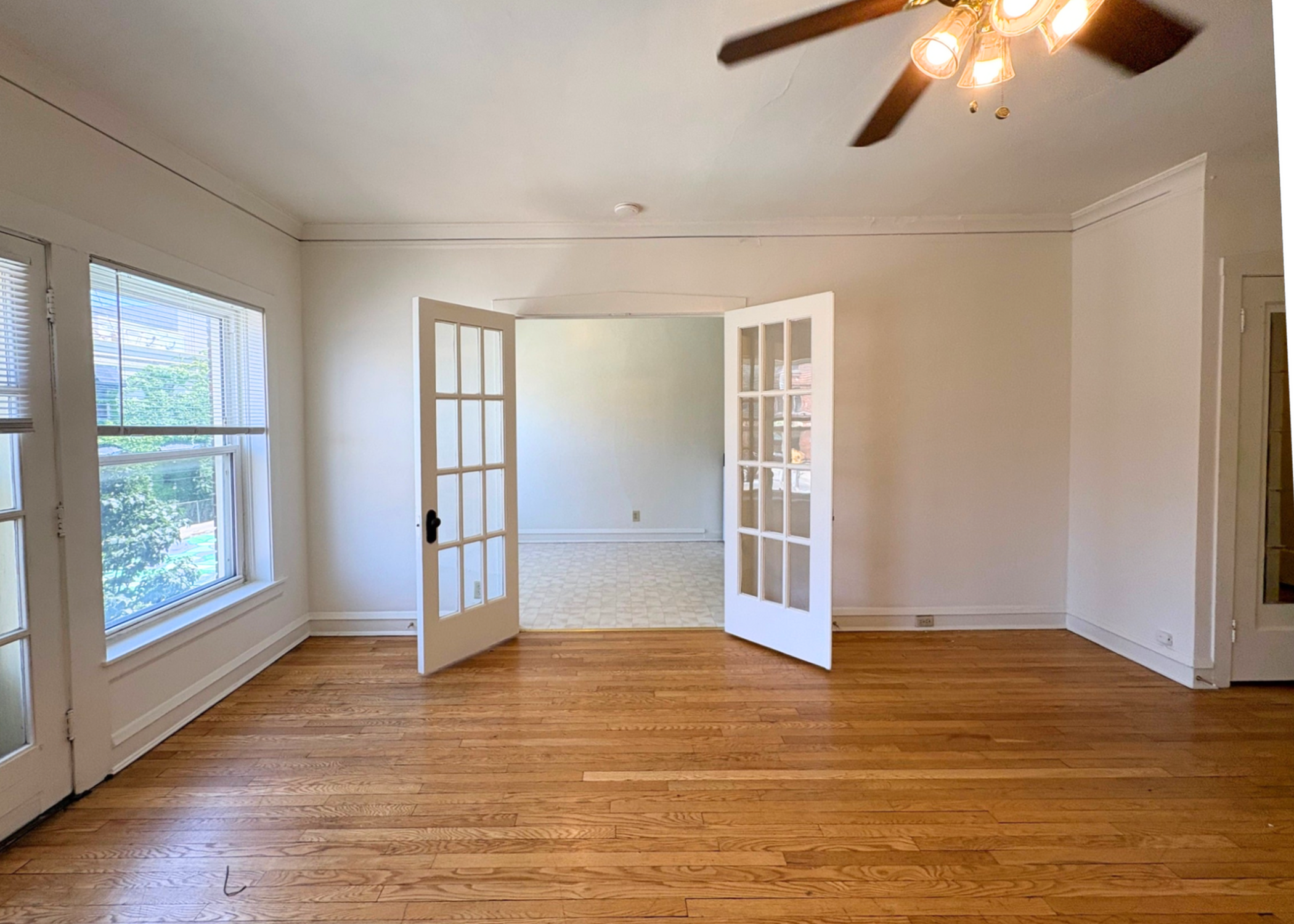 Ivanhoe - Wooden Floor Room