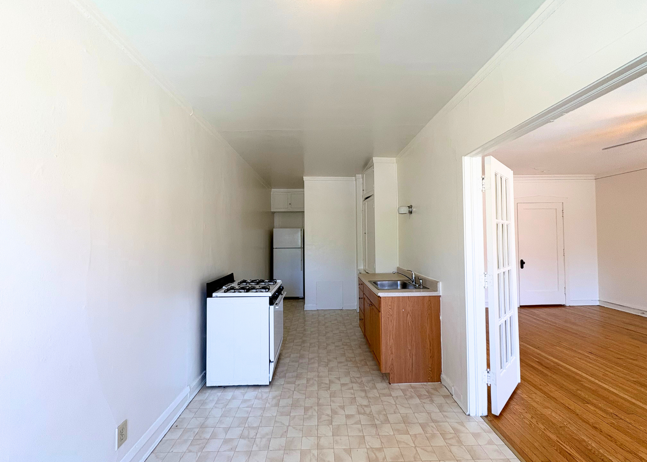 Ivanhoe - Narrow Kitchen
