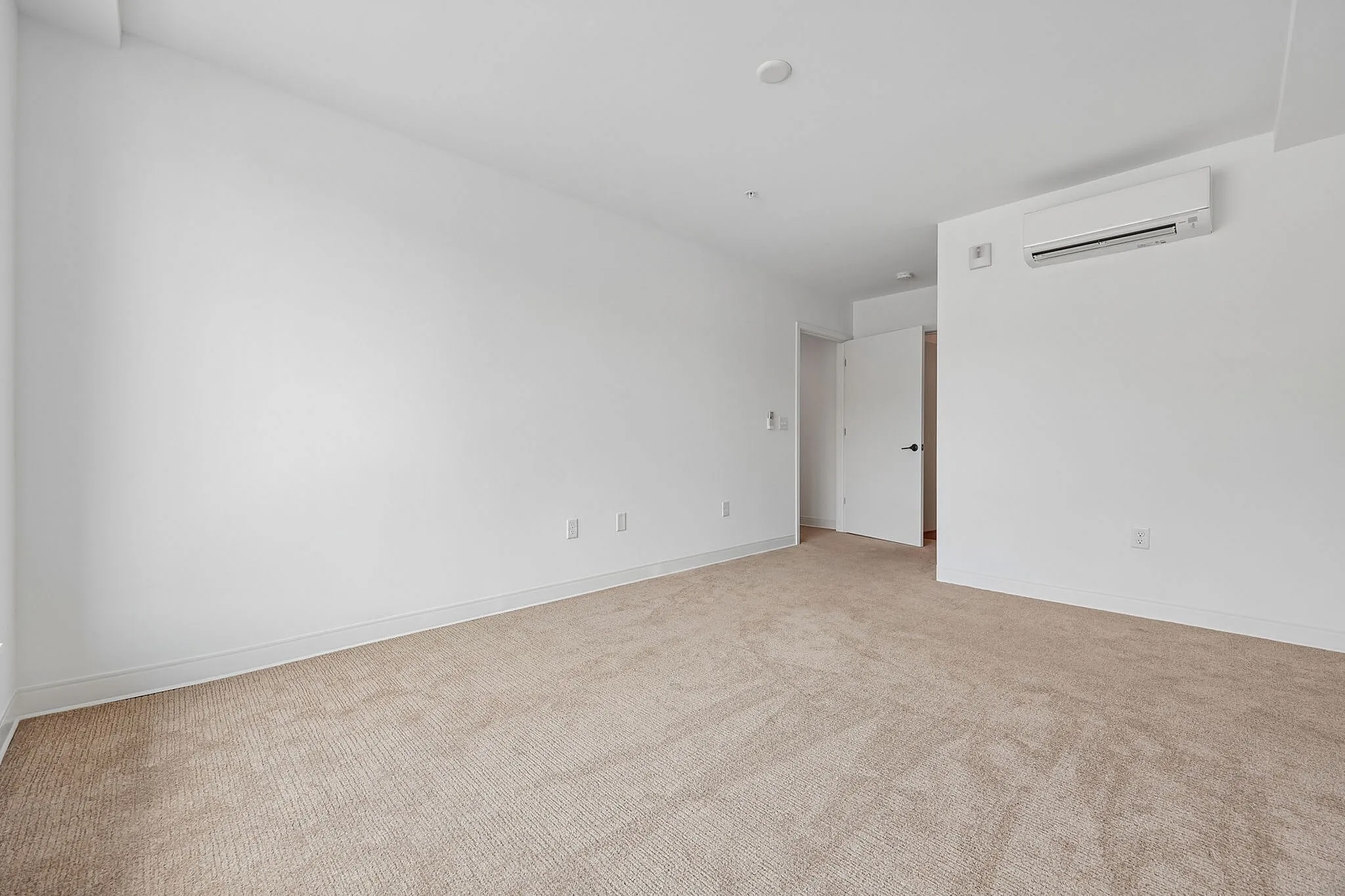Buca Townhome Primary Bedroom