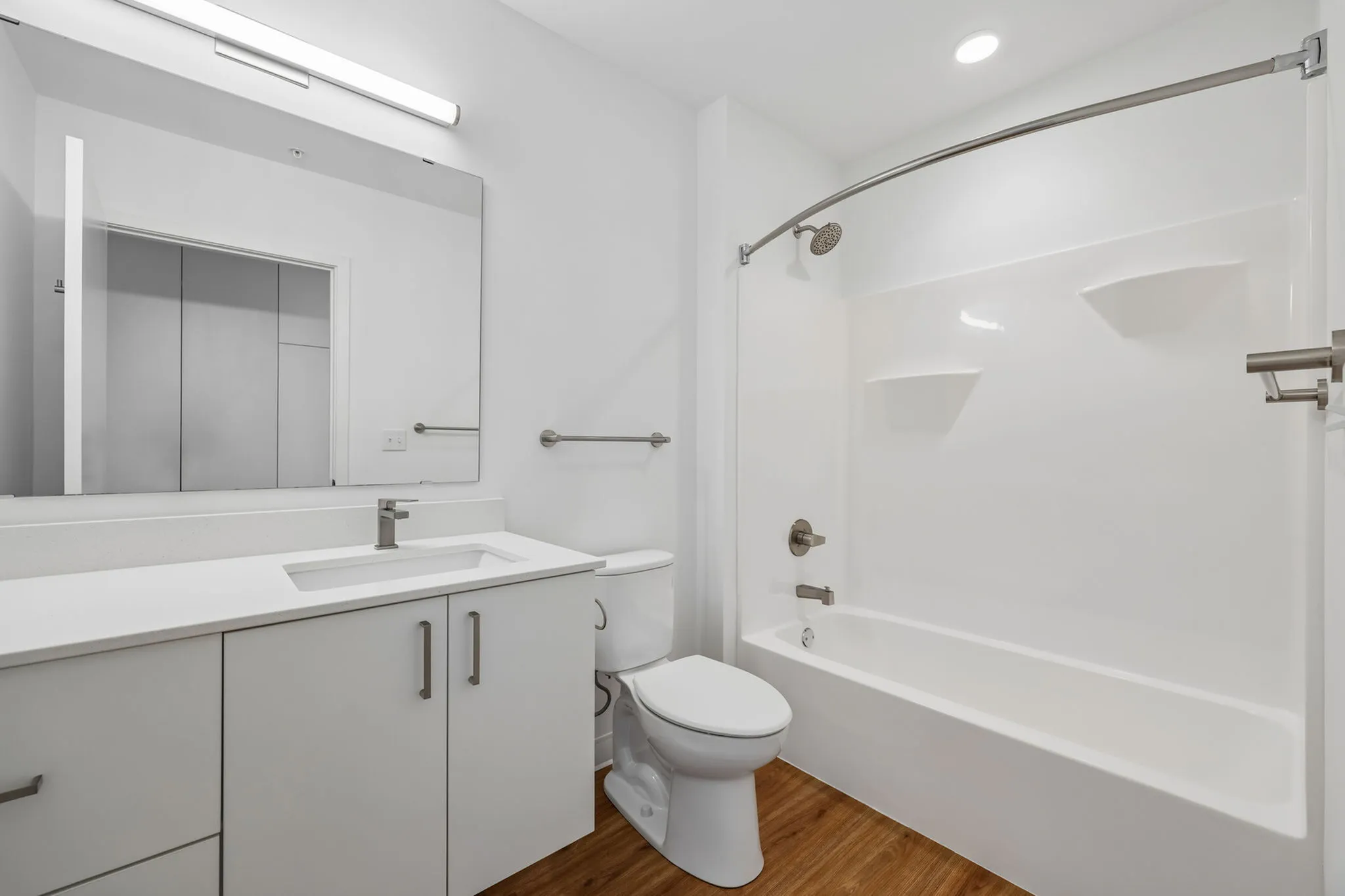 Buca Townhome Full Bathroom