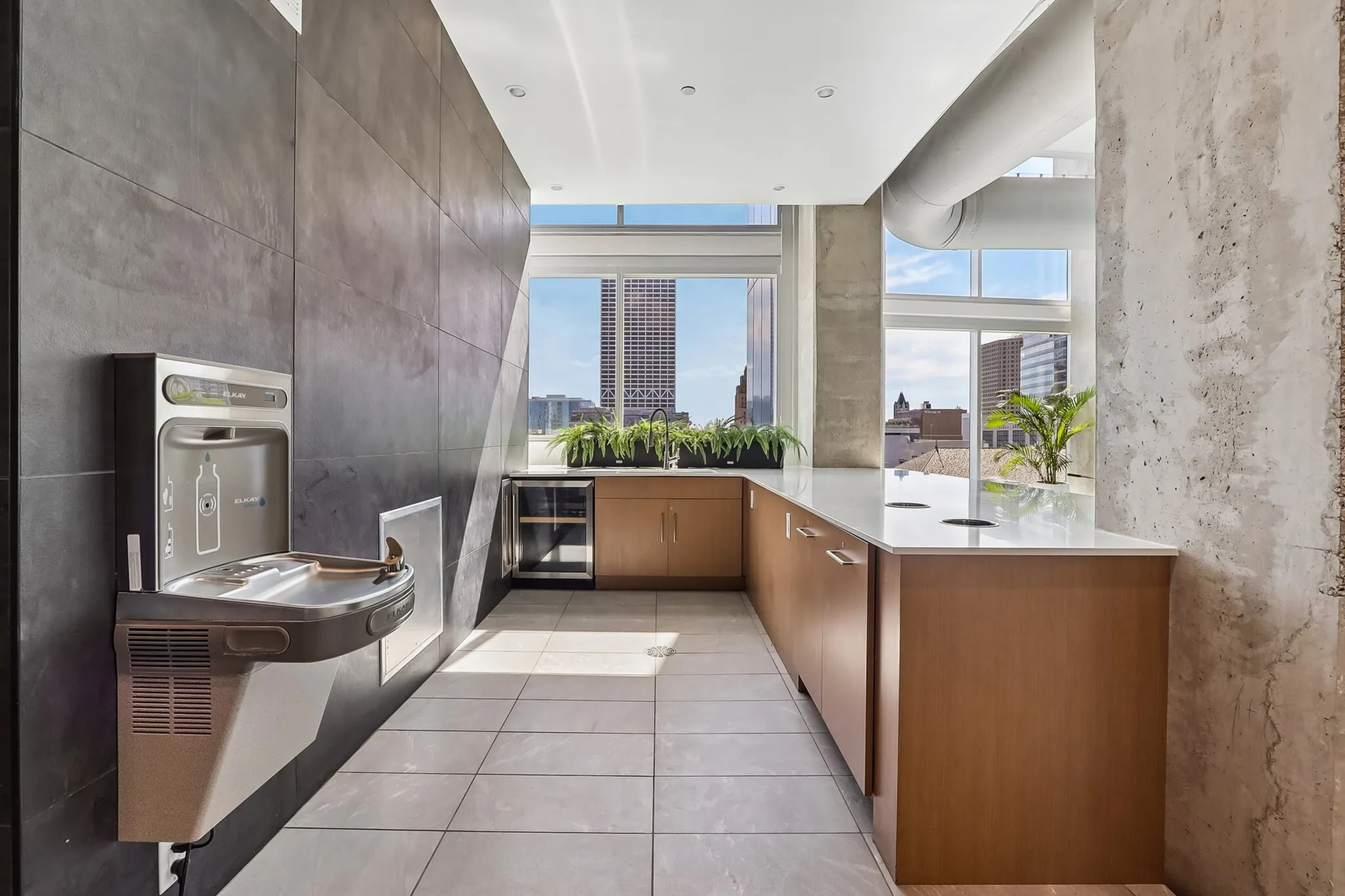 7th Floor - Poolside Hosting Kitchen