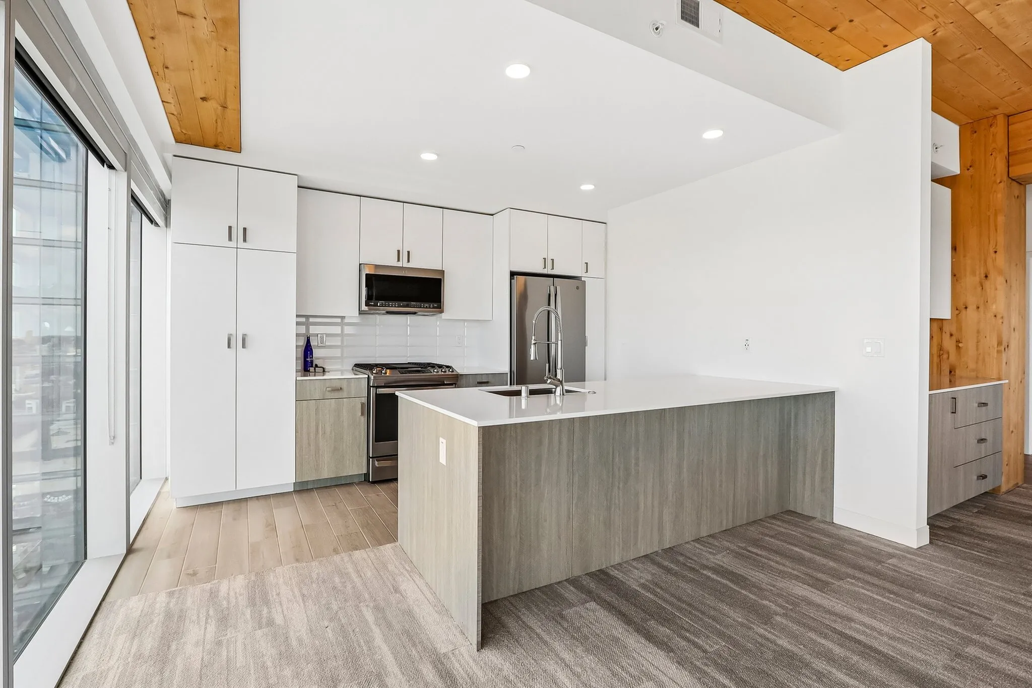 Willow - 3 BD / 2BA - Kitchen