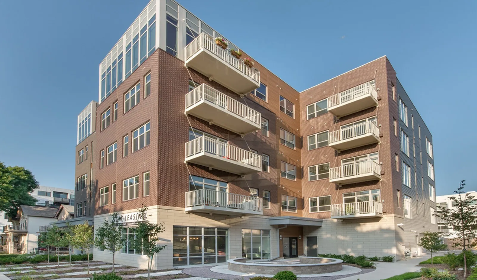 encore exterior