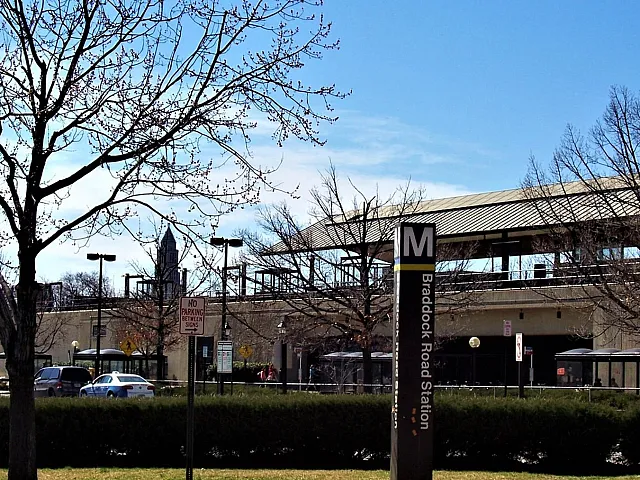 Braddock Metro
